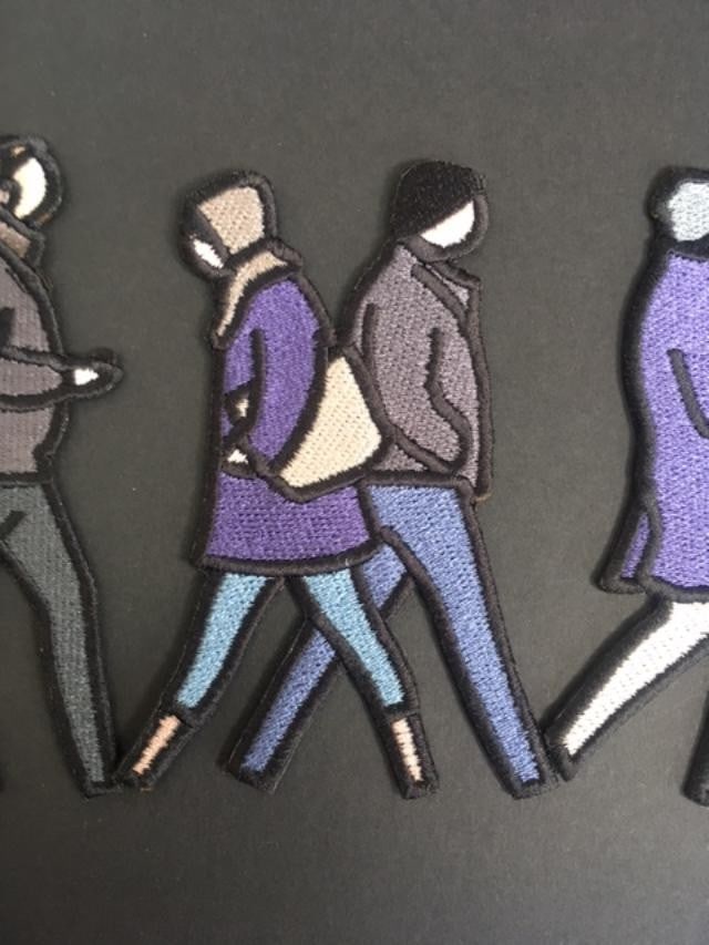 Julian Opie (1958-) ‘London Couples’, Embroidered Figurines On Board, Framed, 2021 - 8