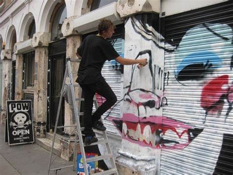 Anthony Lister (b.1980) Lister Self-Portrait, Pictures On Walls (POW) 2012, Like Banksy - 12