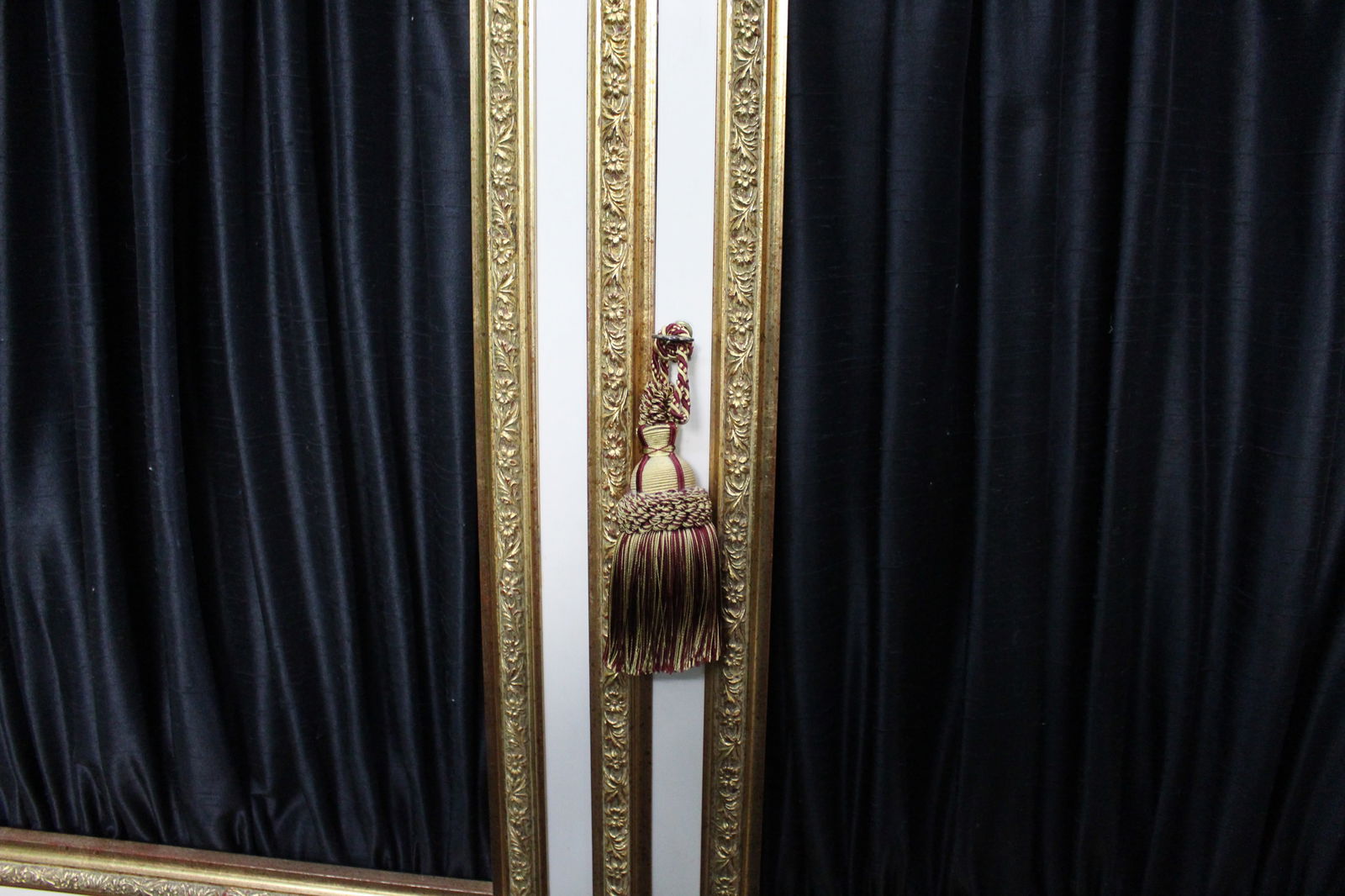 Impressive Neoclassical-Style Painted and Gilt Credenza - 9