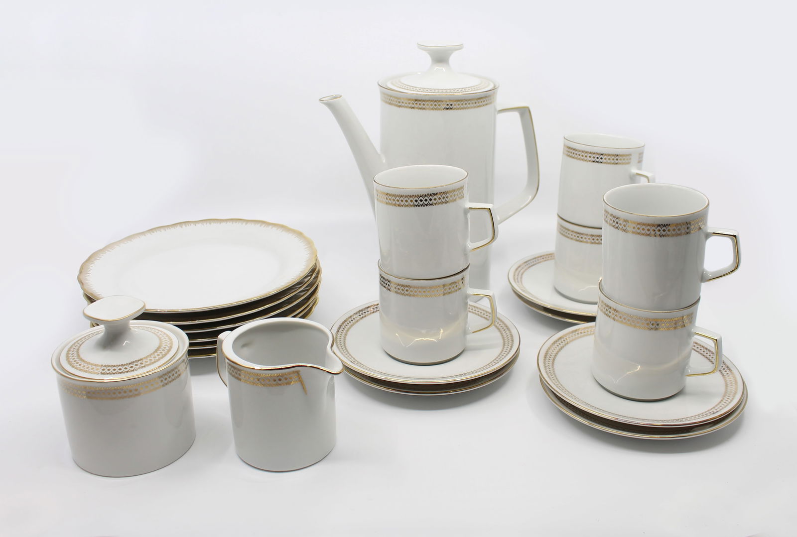 23 Piece Winterling Bavaria White & Gold Porcelain Coffee Service: Title: 23 Piece Winterling Bavaria White & Gold Porcelain Coffee Service Description: 23 Piece Winterling Bavaria White & Gold Porcelain Coffee Service Late 20th c. Winterl