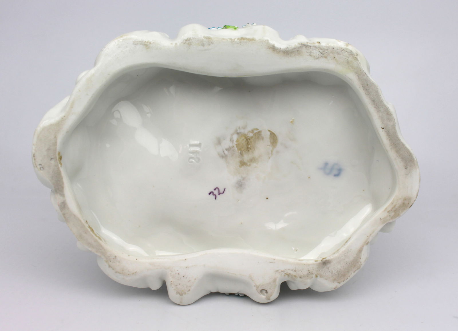 Sitzendorf Porcelain Cherub Vase c.1920 - 6