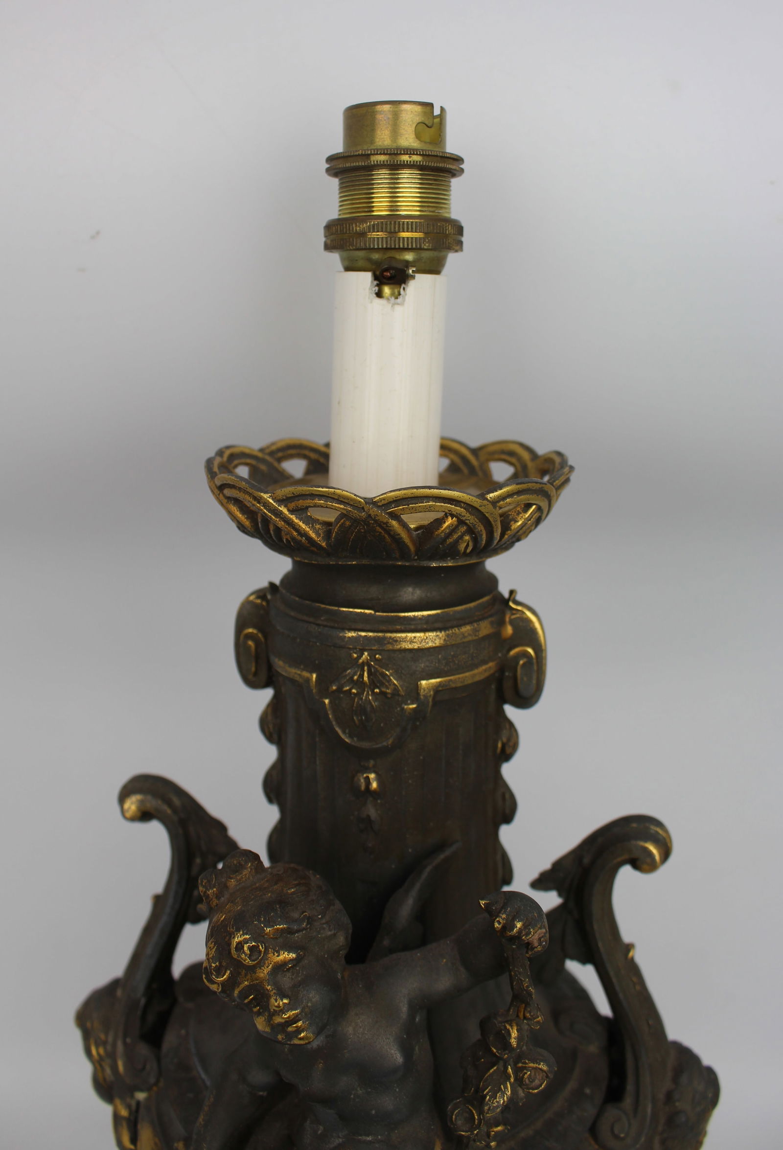 Vintage Gilt Brass Cherub Onyx Table Lamp - 2