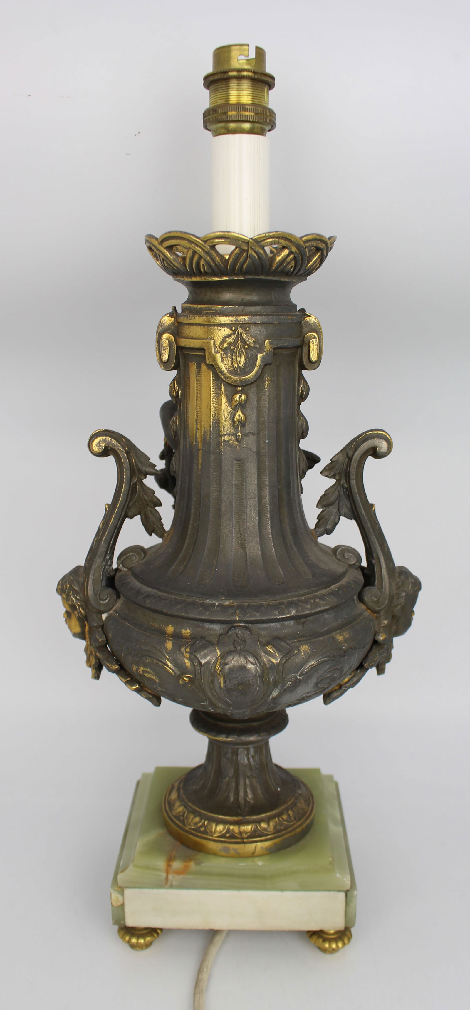 Vintage Gilt Brass Cherub Onyx Table Lamp - 5