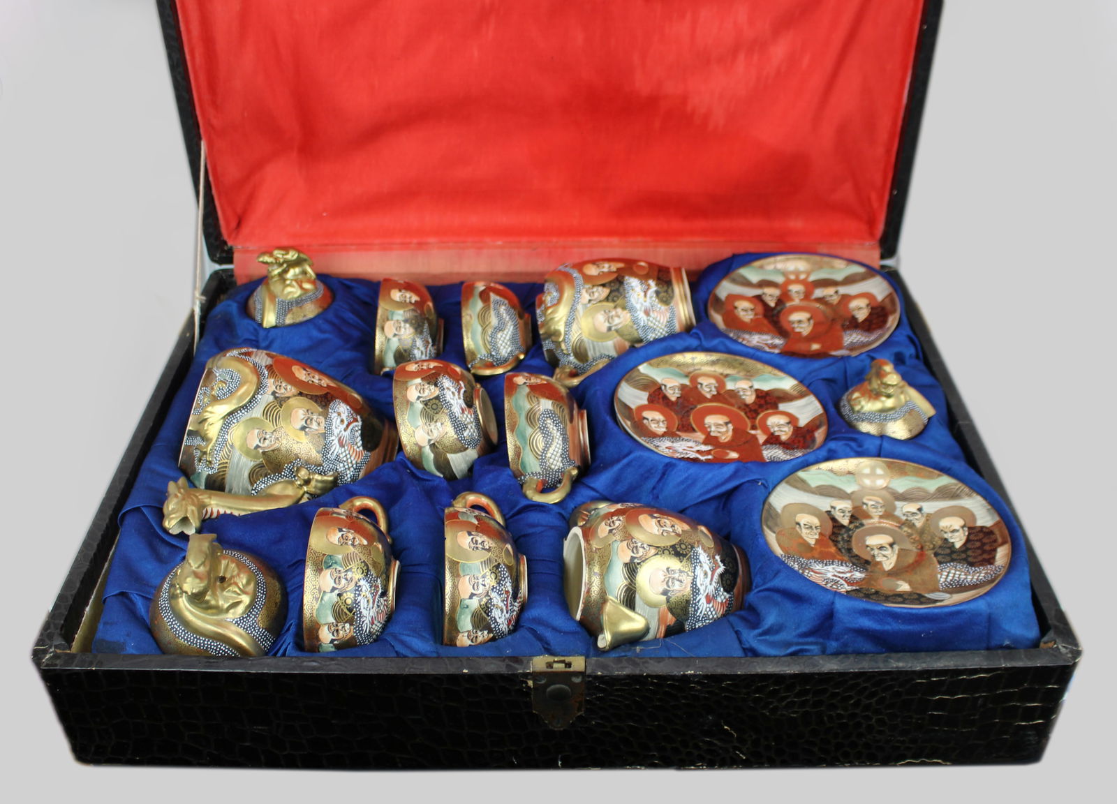 Japanese Moriage Dragonware Tea Set with Arhats – c.1950, Original Case - 7