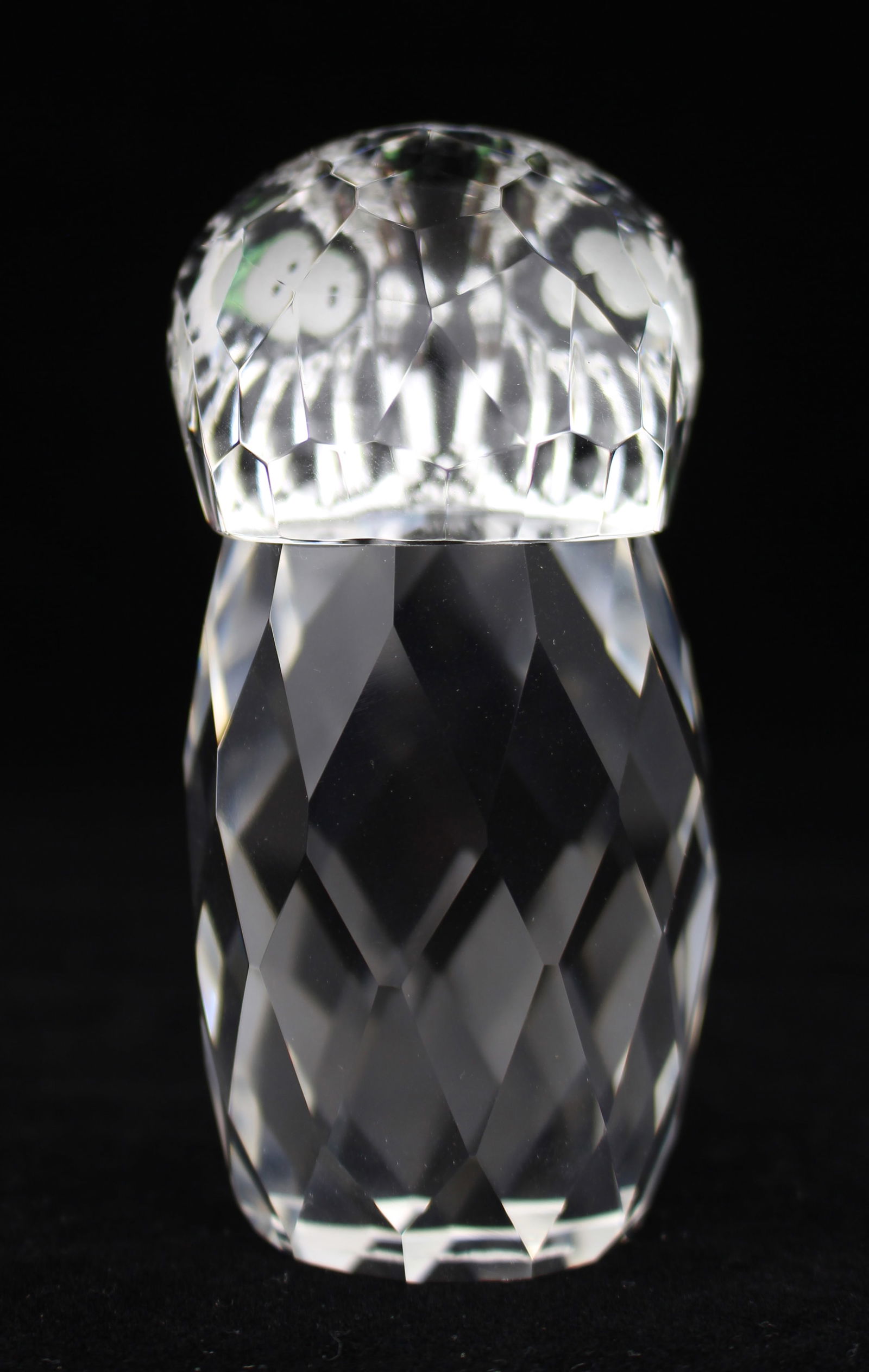 Oleg Cassini Crystal Owl Paperweight - 3
