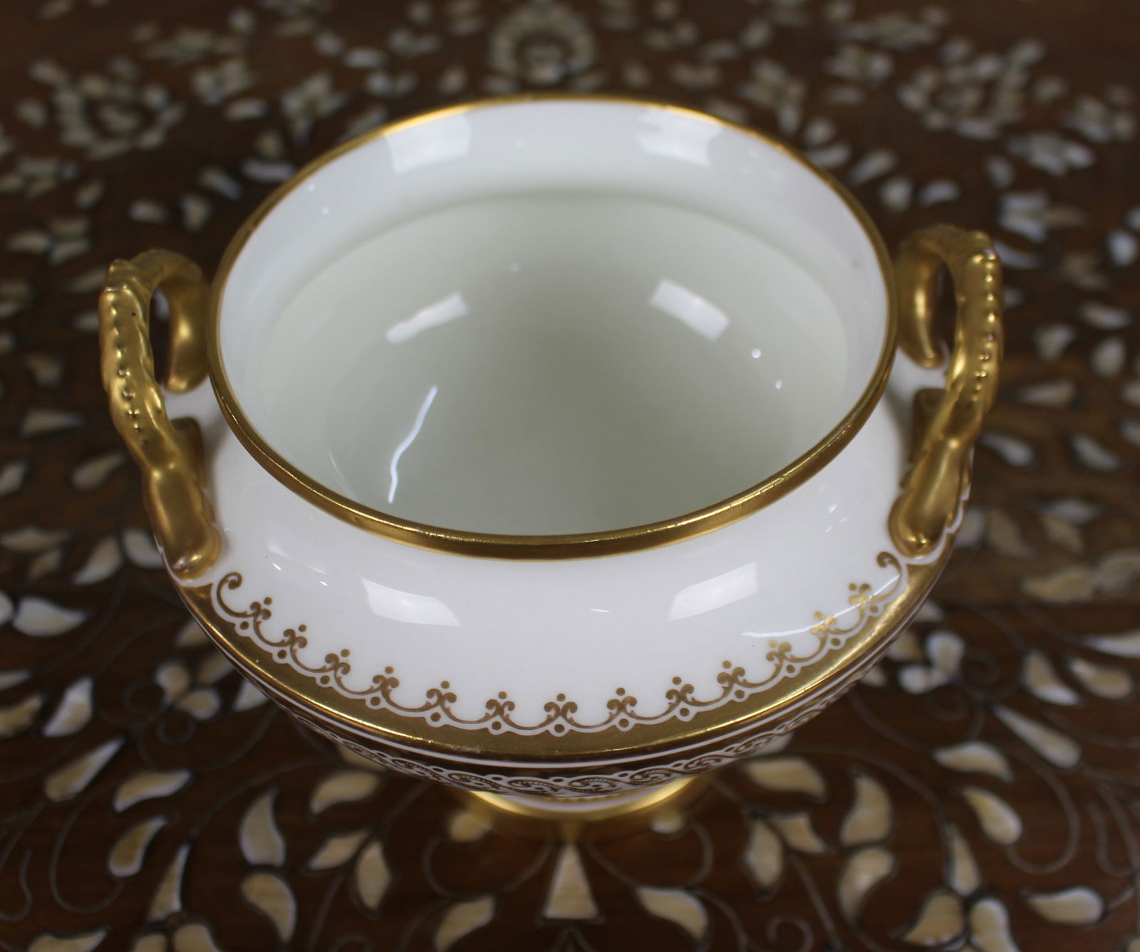 19th Century English White & Gilt Two-Handled Porcelain Urn - 2