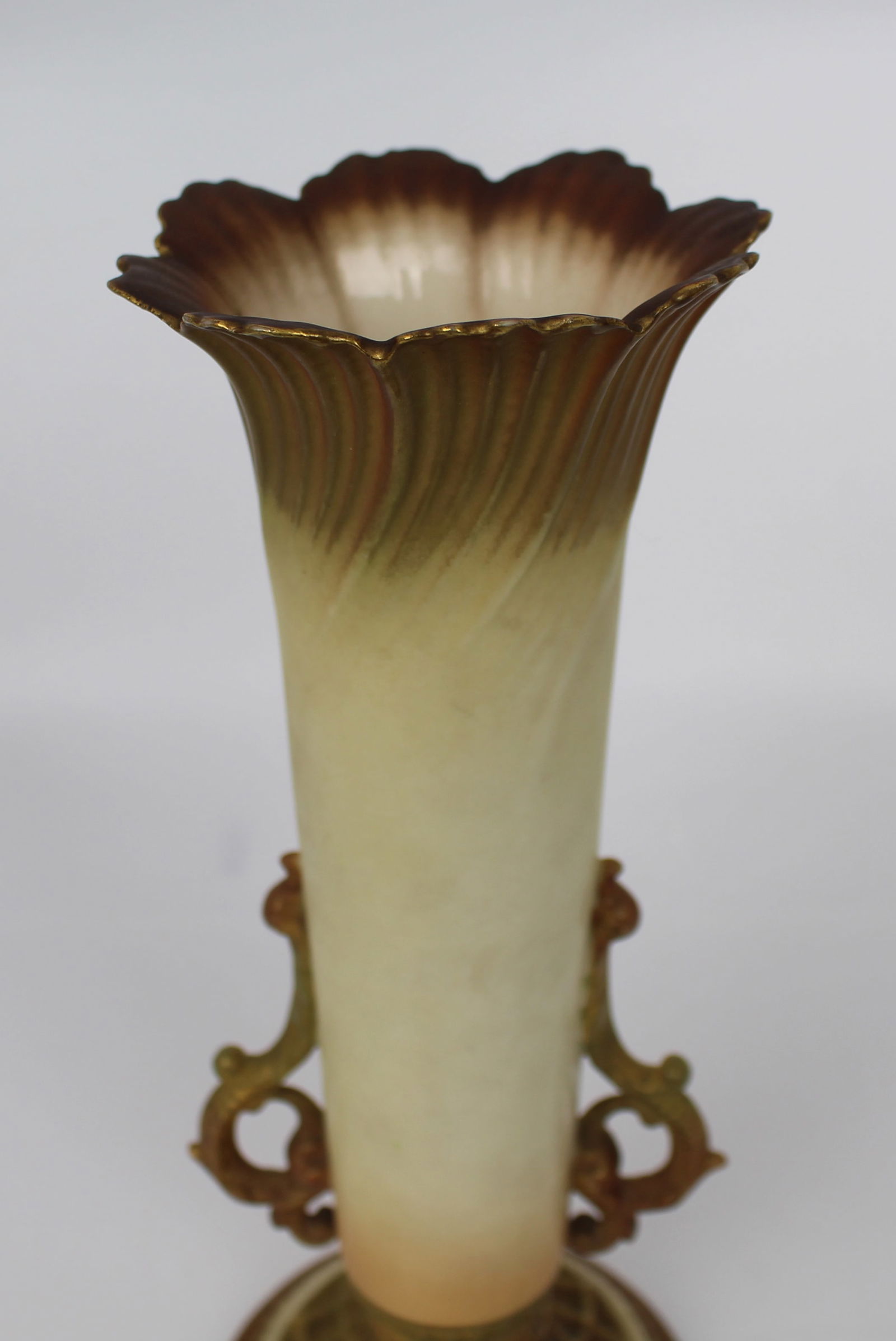 Early 20th c. Royal Worcester Blush Vase - 2