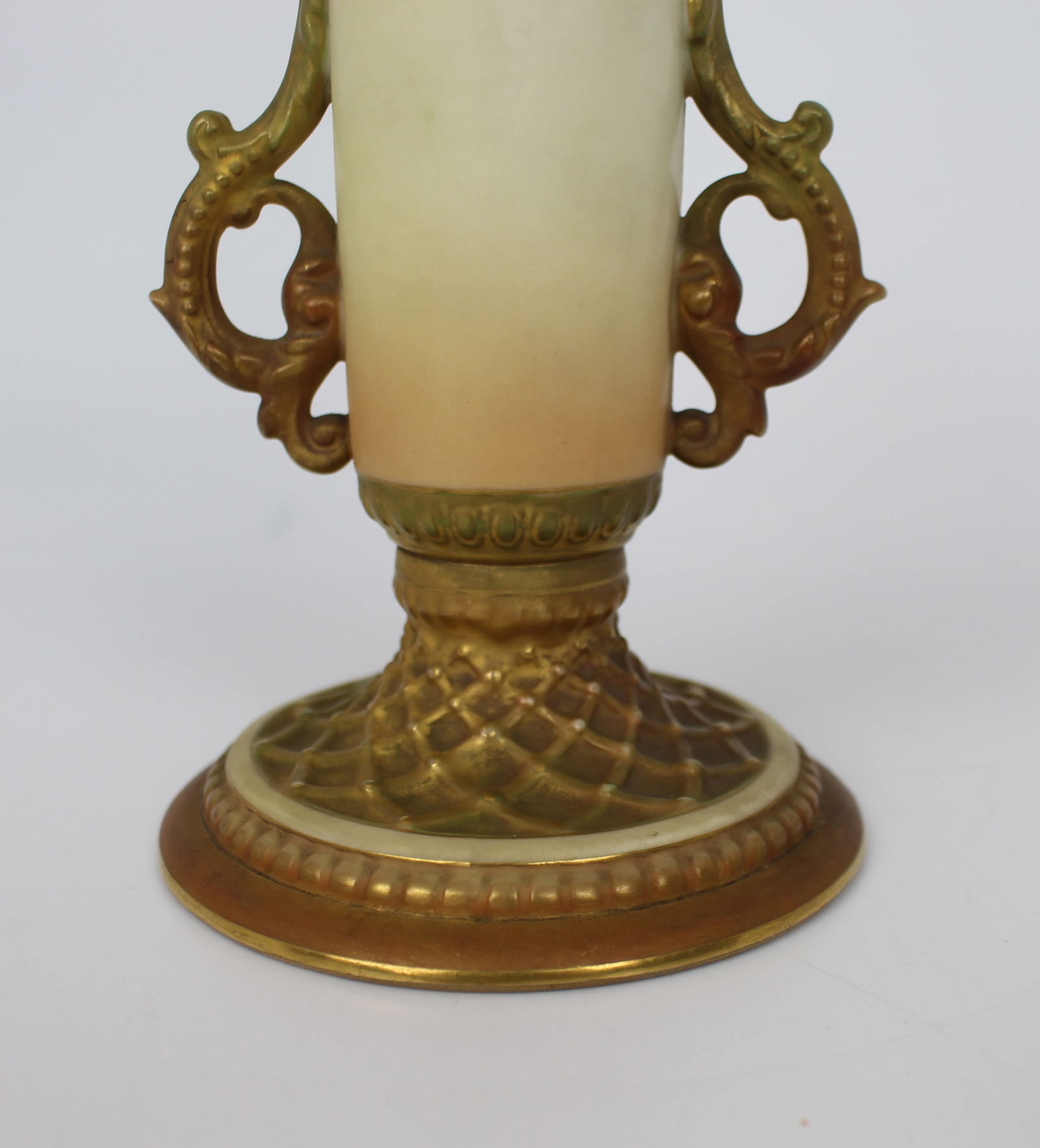 Early 20th c. Royal Worcester Blush Vase - 4
