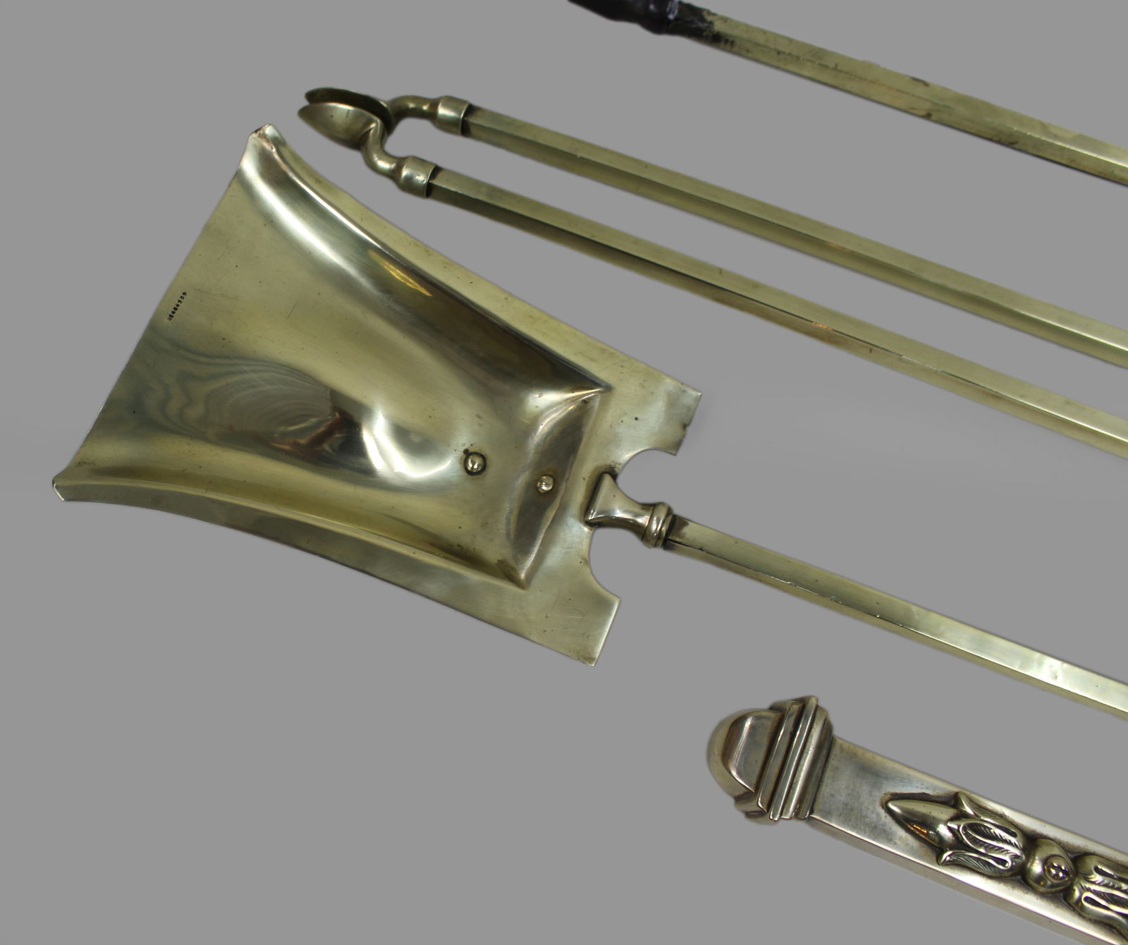 Antique Edwardian Brass Fireplace Fender & Matching Fire Irons - 15