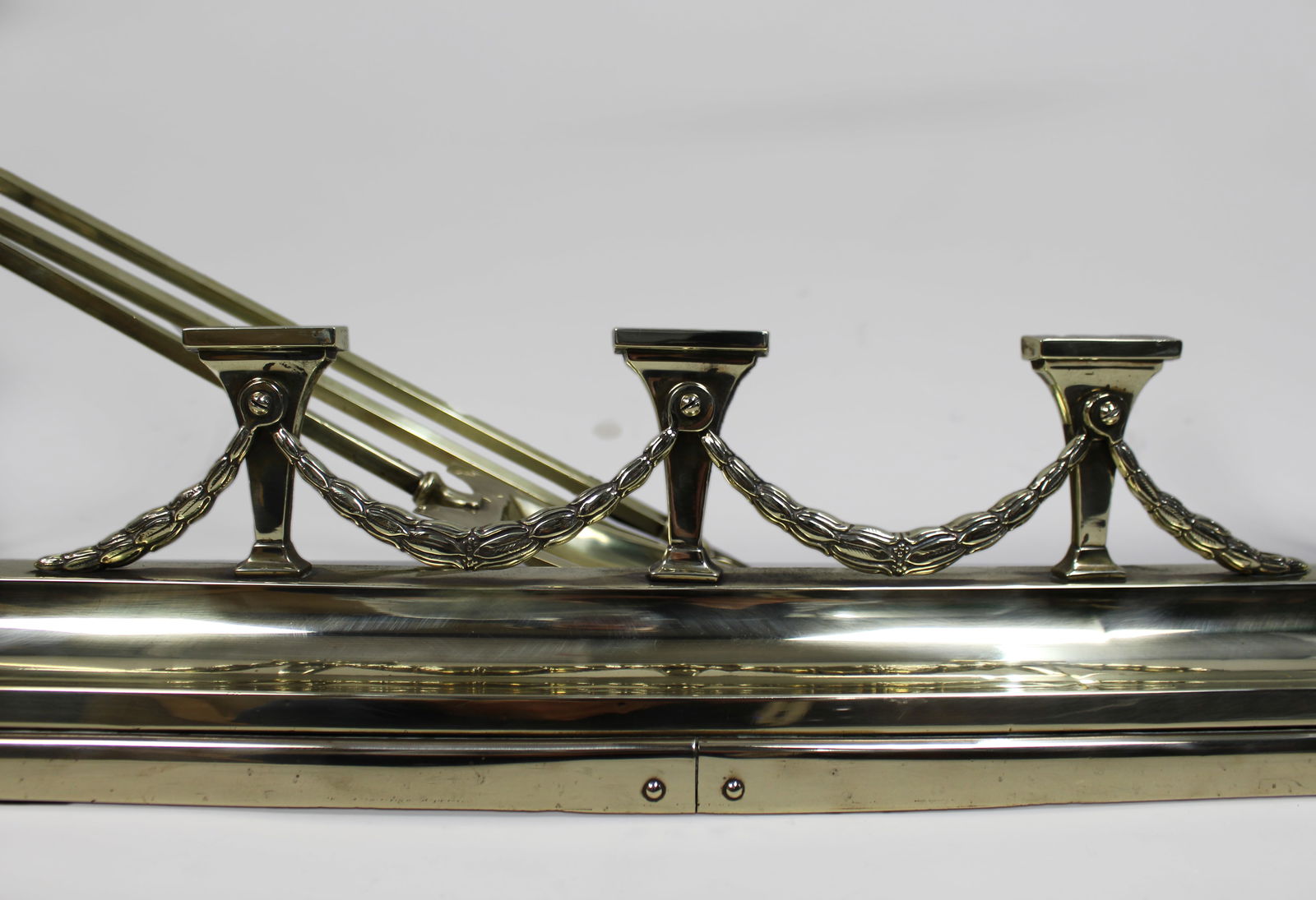 Antique Edwardian Brass Fireplace Fender & Matching Fire Irons - 4