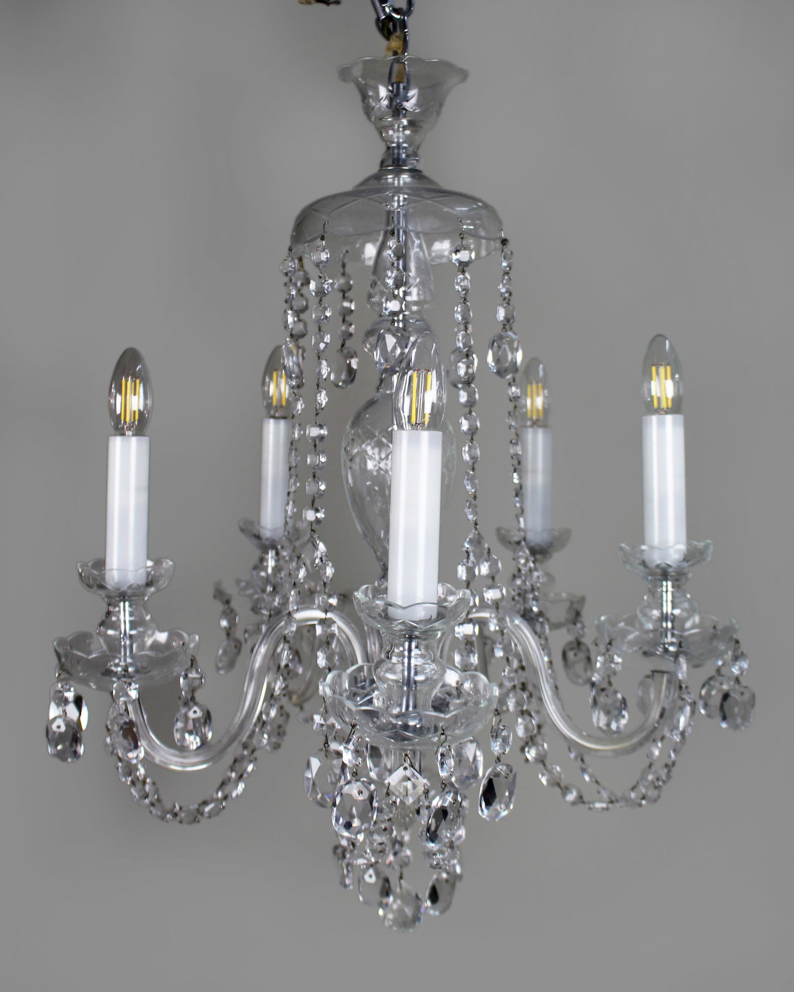 Five-Arm French Cut Glass and Crystal Chandelier, Mid-20th Century: Title: Five-Arm French Cut Glass and Crystal Chandelier, Mid-20th Century Description: Five-Arm French Cut Glass and Crystal Chandelier, Mid-20th Century A finely crafted mid-20th century French