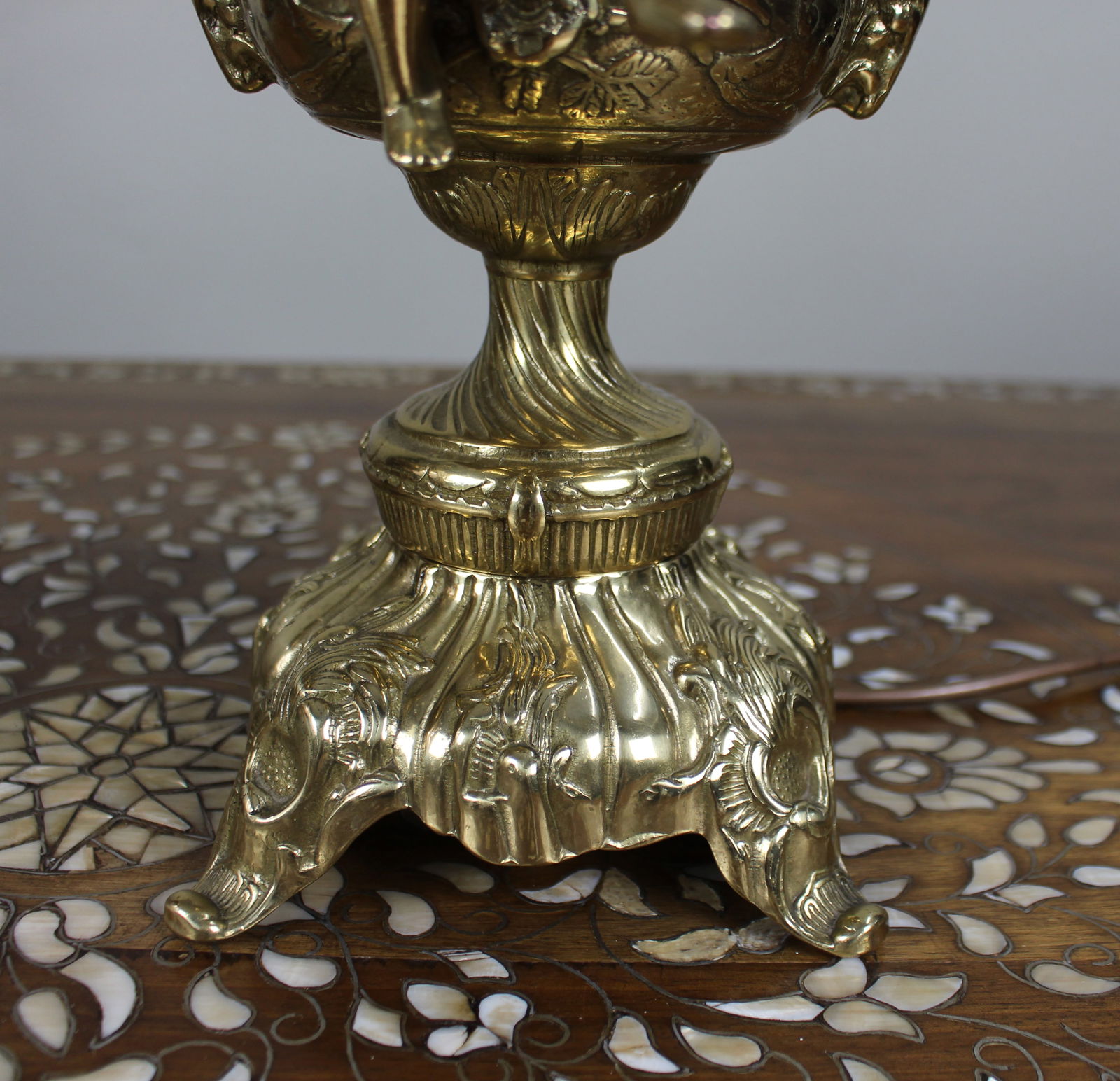 Pair of Vintage Rococo Revival Brass Cherub Table Lamps - 5