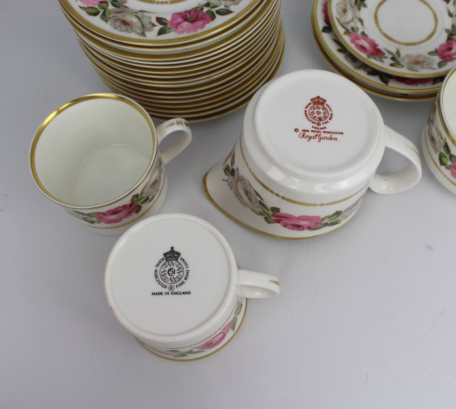 Collection of Royal Worcester Royal Garden Pattern - 4