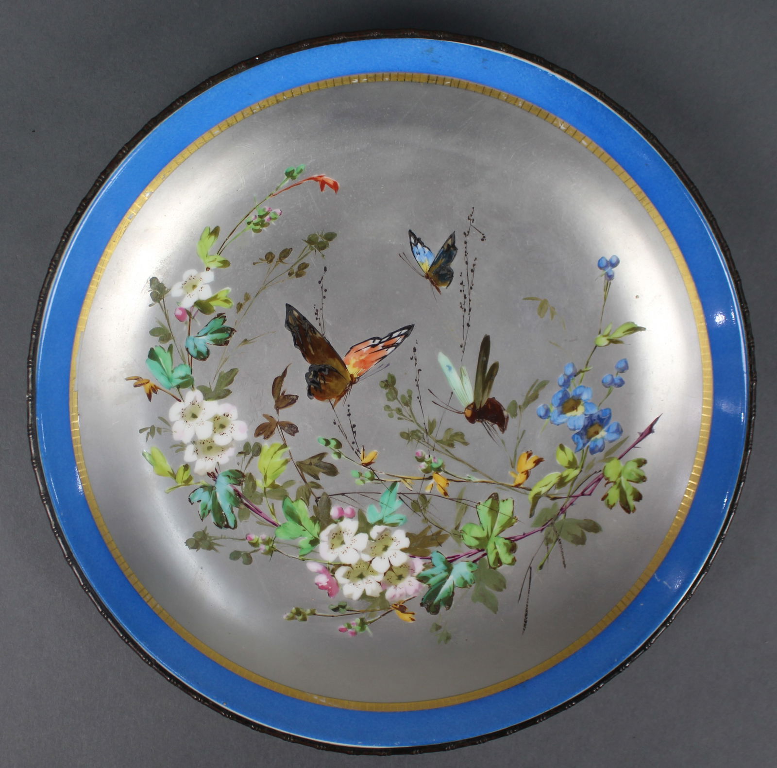 Antique Continental Porcelain Platinum Dish with Gilt Bronze Rim: Title: Antique Continental Porcelain Platinum Dish with Gilt Bronze Rim Description: Antique Continental Porcelain Platinum Dish with Gilt Bronze Rim A fine late Victorian Continental