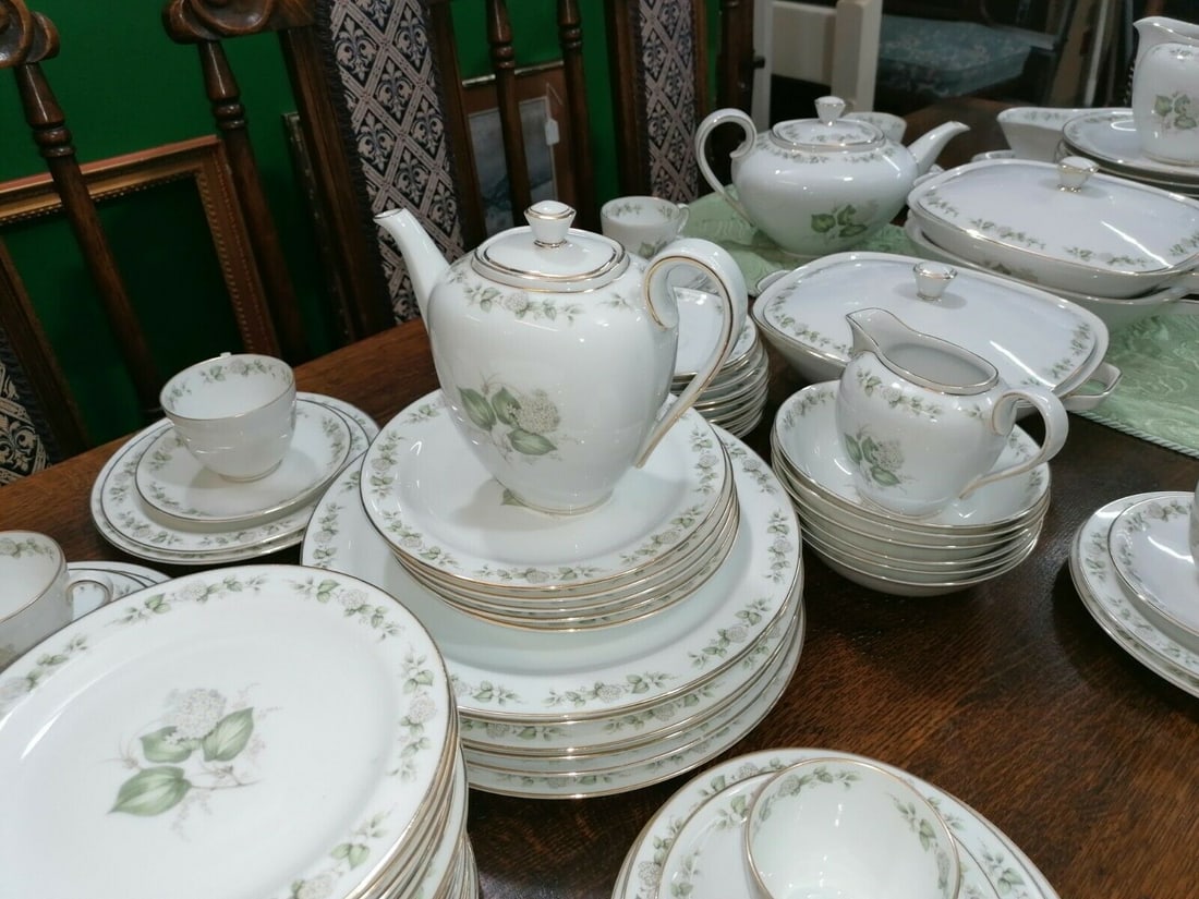 Extensive Franconia Krautheim “Summer Bloom“ Dinner Tea Service - 12