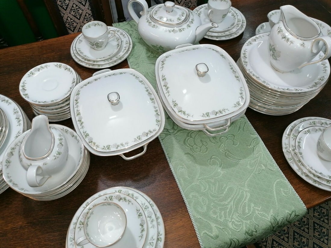 Extensive Franconia Krautheim “Summer Bloom“ Dinner Tea Service - 13