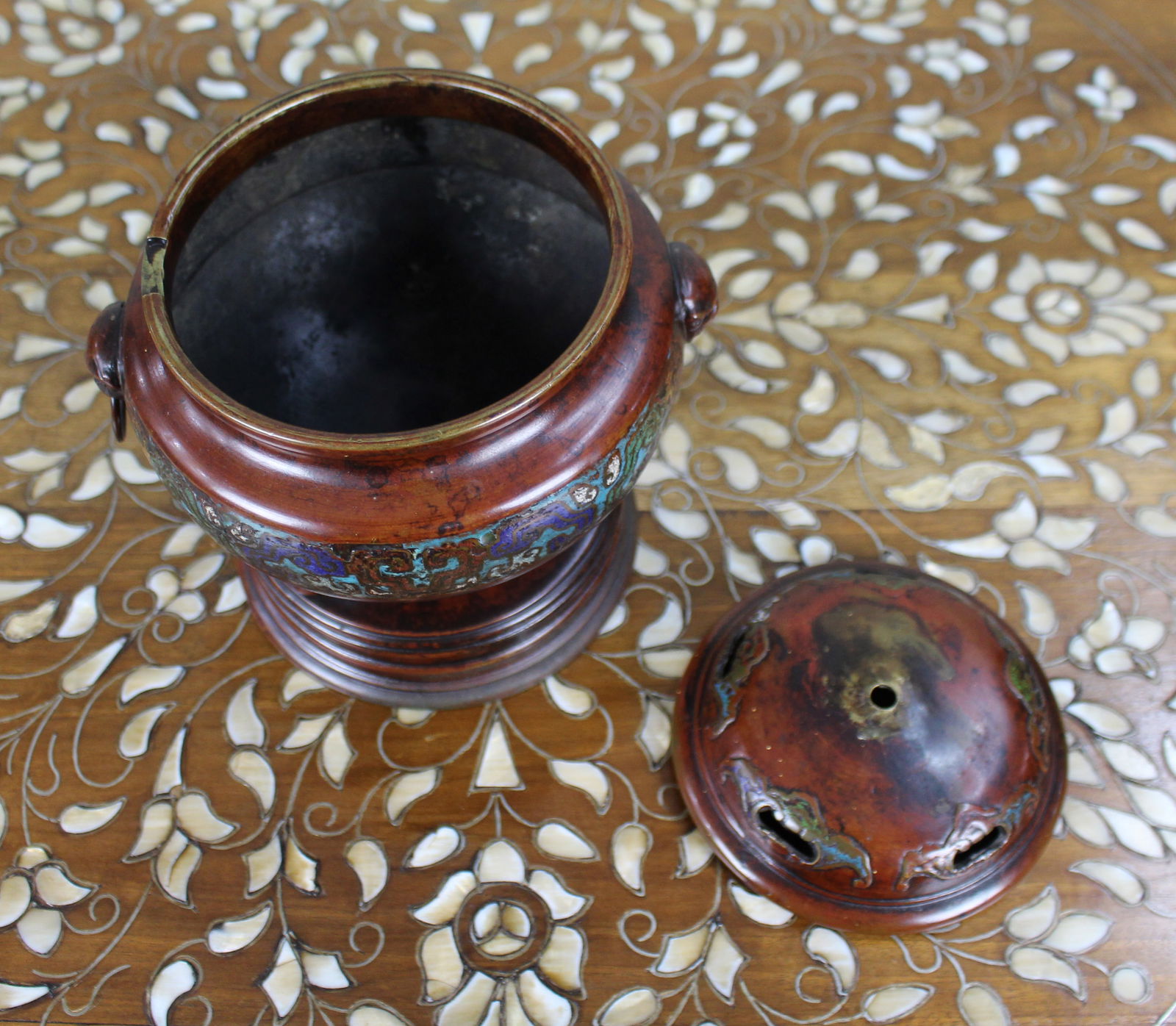 Antique Chinese Cloisonné Bronze Tripod Censer, c.1890 - 6