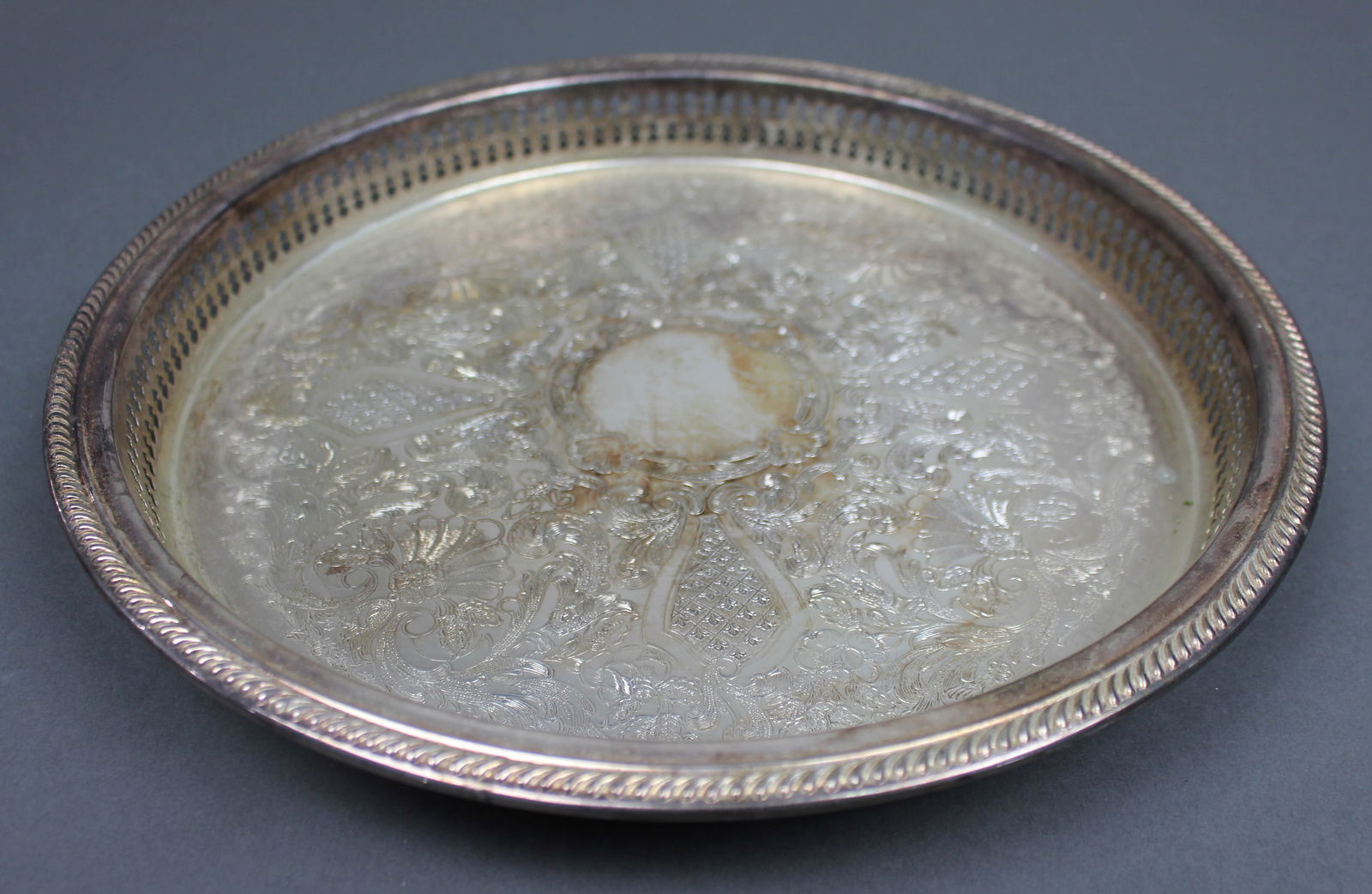 Vintage Silver Plated Circular Serving Tray (1 of 3)