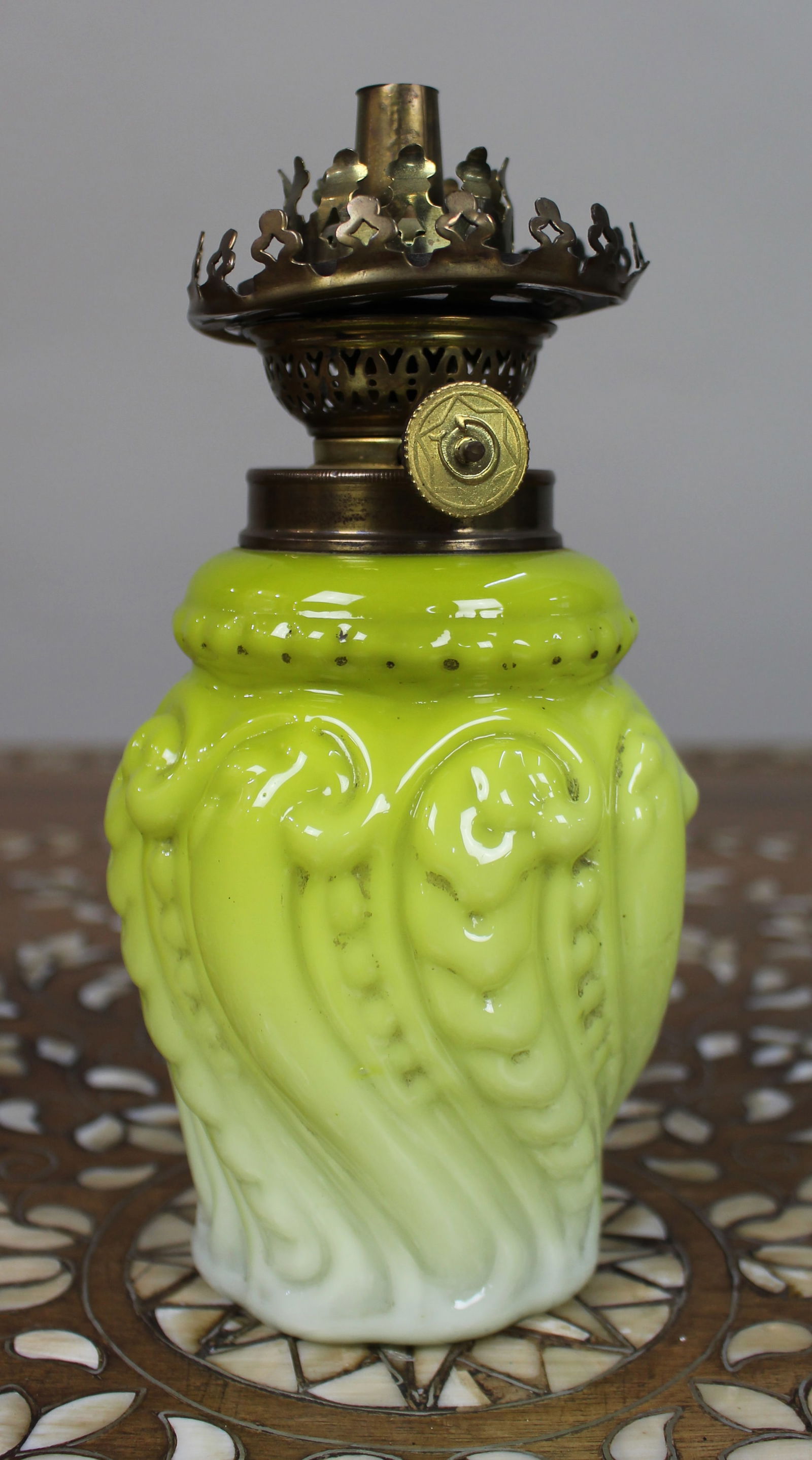Victorian Yellow Opaline Glass Oil Lamp with Brass Burner: Title: Victorian Yellow Opaline Glass Oil Lamp with Brass Burner Description: Victorian Yellow Opaline Glass Oil Lamp with Brass Burner England, circa 1890 A small Victo