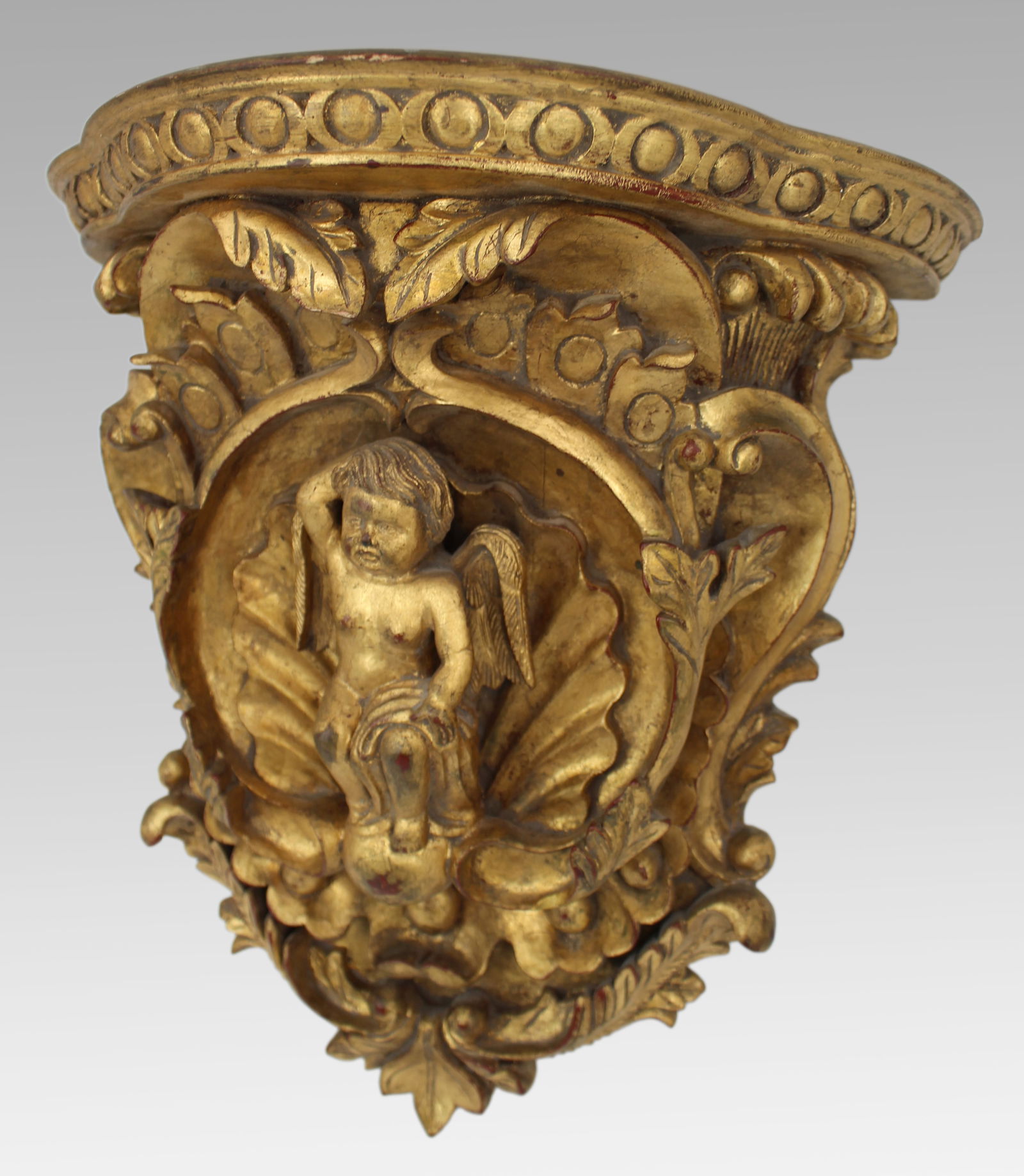 Pair of Carved Giltwood Wall Brackets with Cherub Motifs - 3