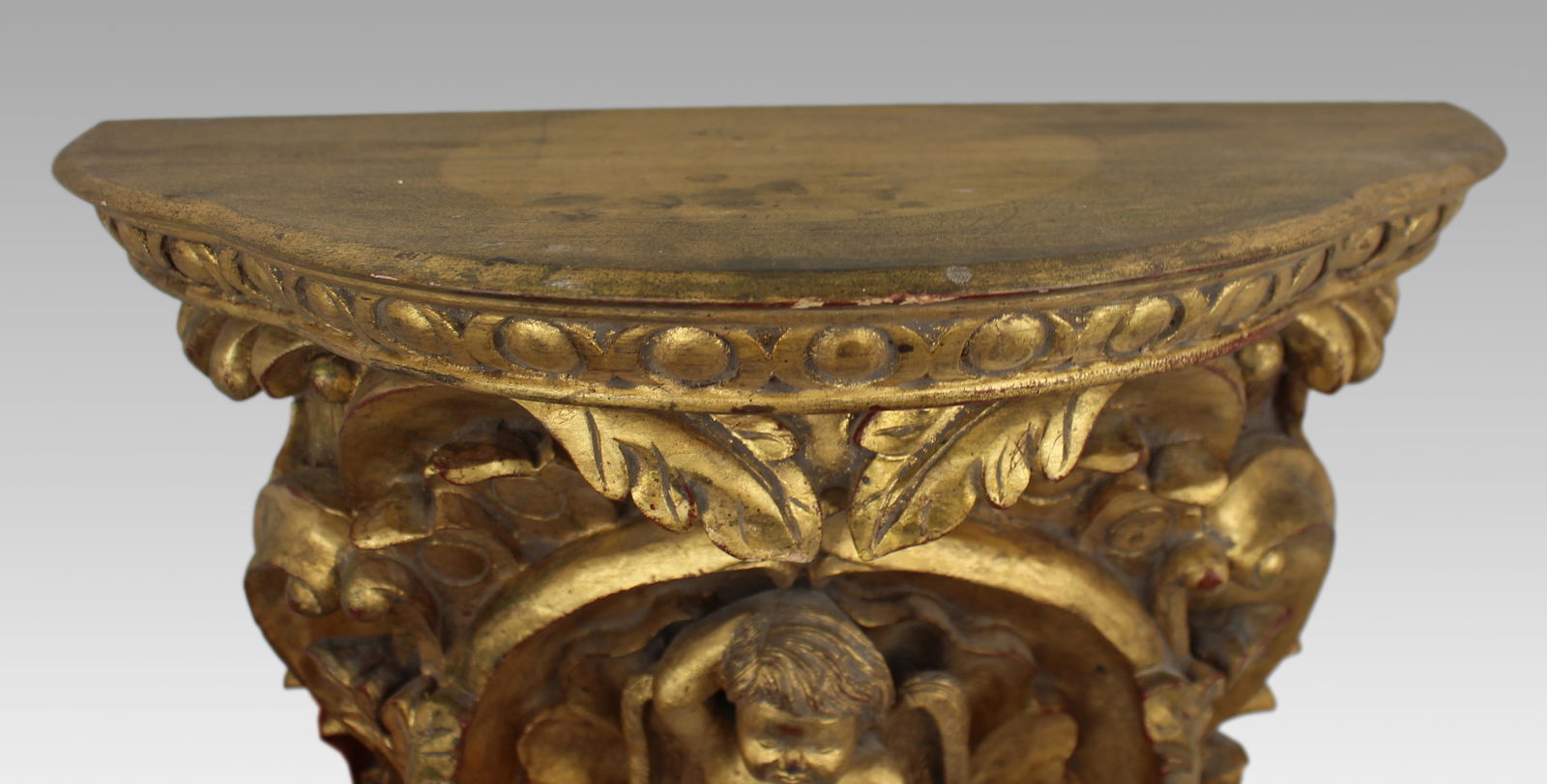 Pair of Carved Giltwood Wall Brackets with Cherub Motifs - 4