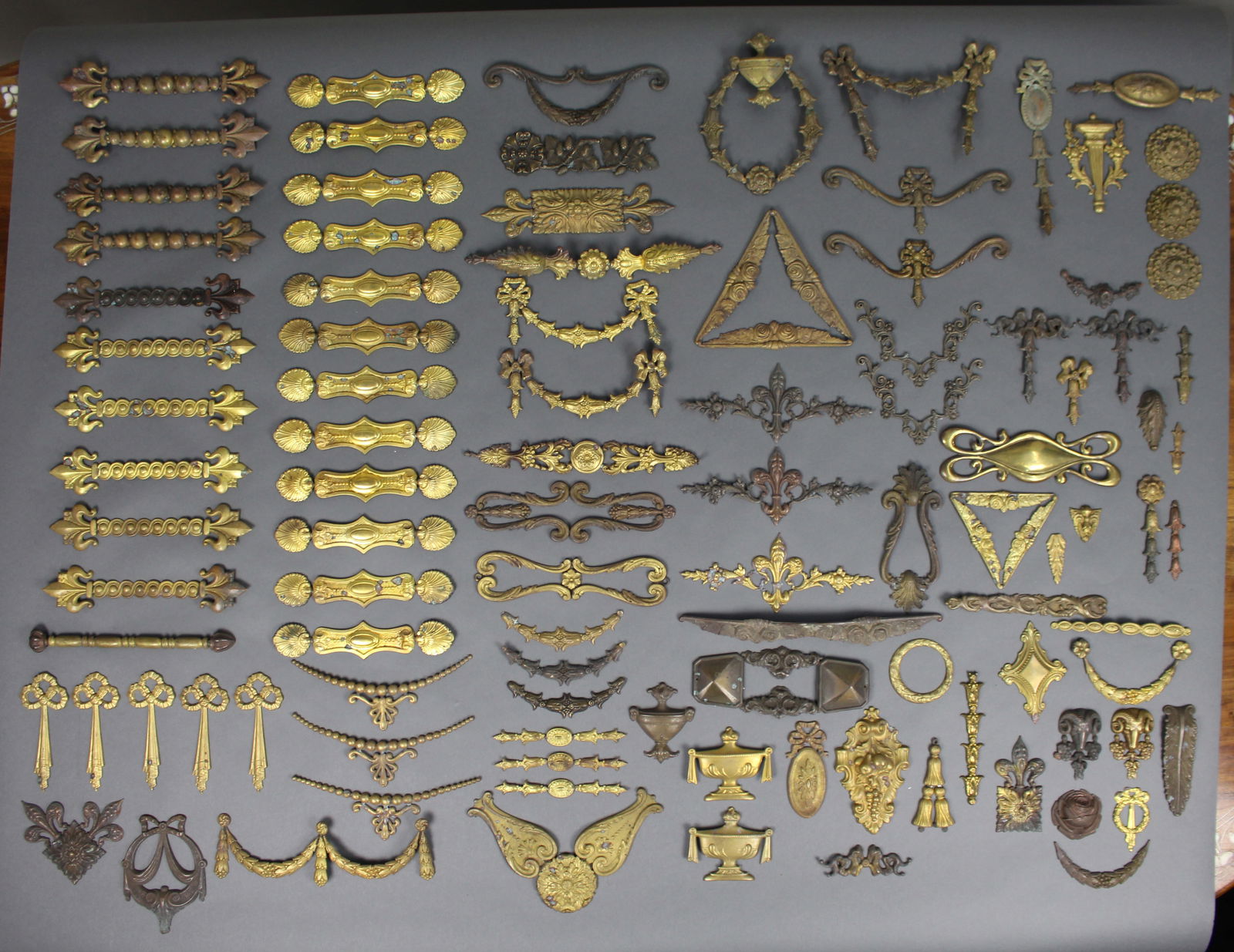 Large Collection of Vintage Brass Furniture Mounts & Decorative Appliqués: Title: Large Collection of Vintage Brass Furniture Mounts & Decorative Appliqués Description: Large Collection of Vintage Brass Furniture Mounts & Decorative Appliqués