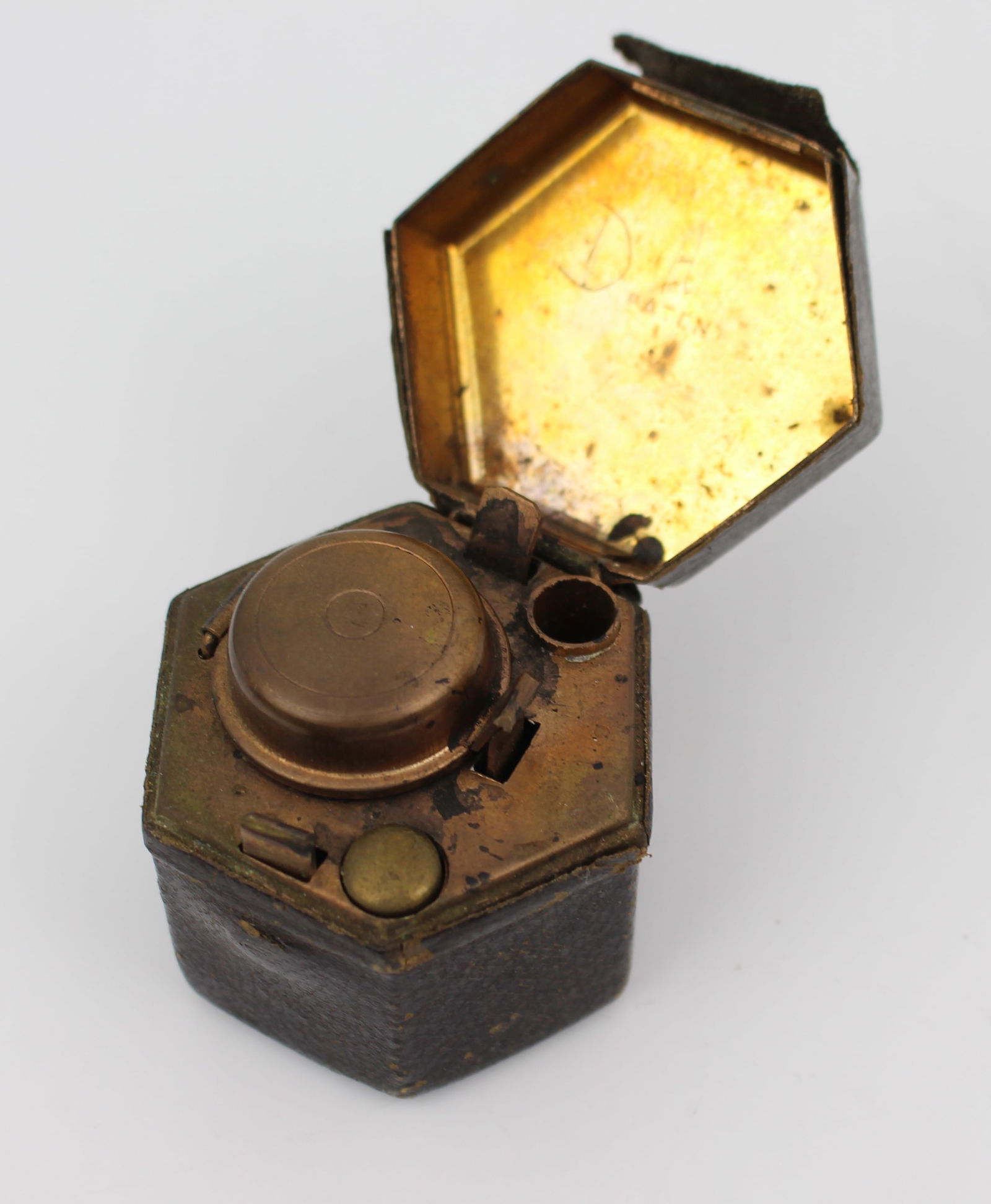 Antique Travelling Patent Inkwell – Hexagonal Leather-Covered Case c.1890 - 6