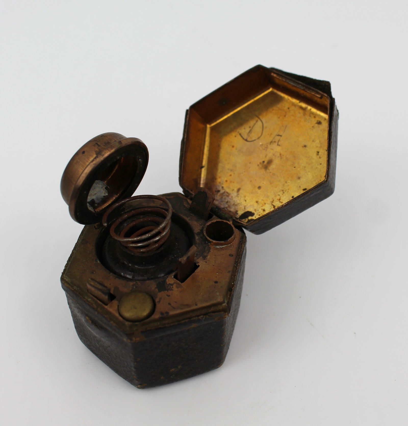 Antique Travelling Patent Inkwell – Hexagonal Leather-Covered Case c.1890 - 7