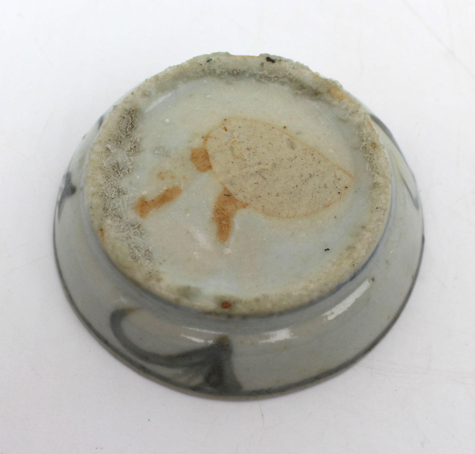 Korean Buncheong Brushwork Dish, Joseon Dynasty (15th–16th Century) - 7