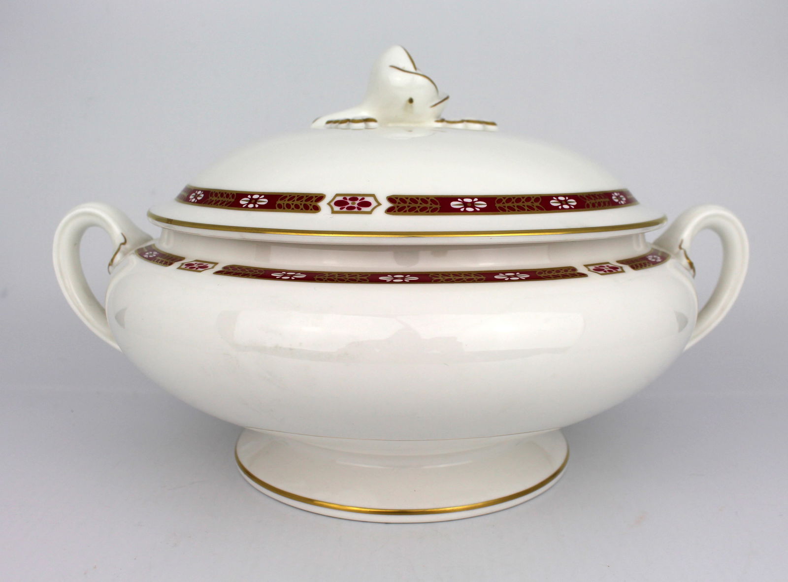 Colelction of Royal Worcester “Grosvenor” Red & White – Sauce Boat & Stand, and Tw - 9