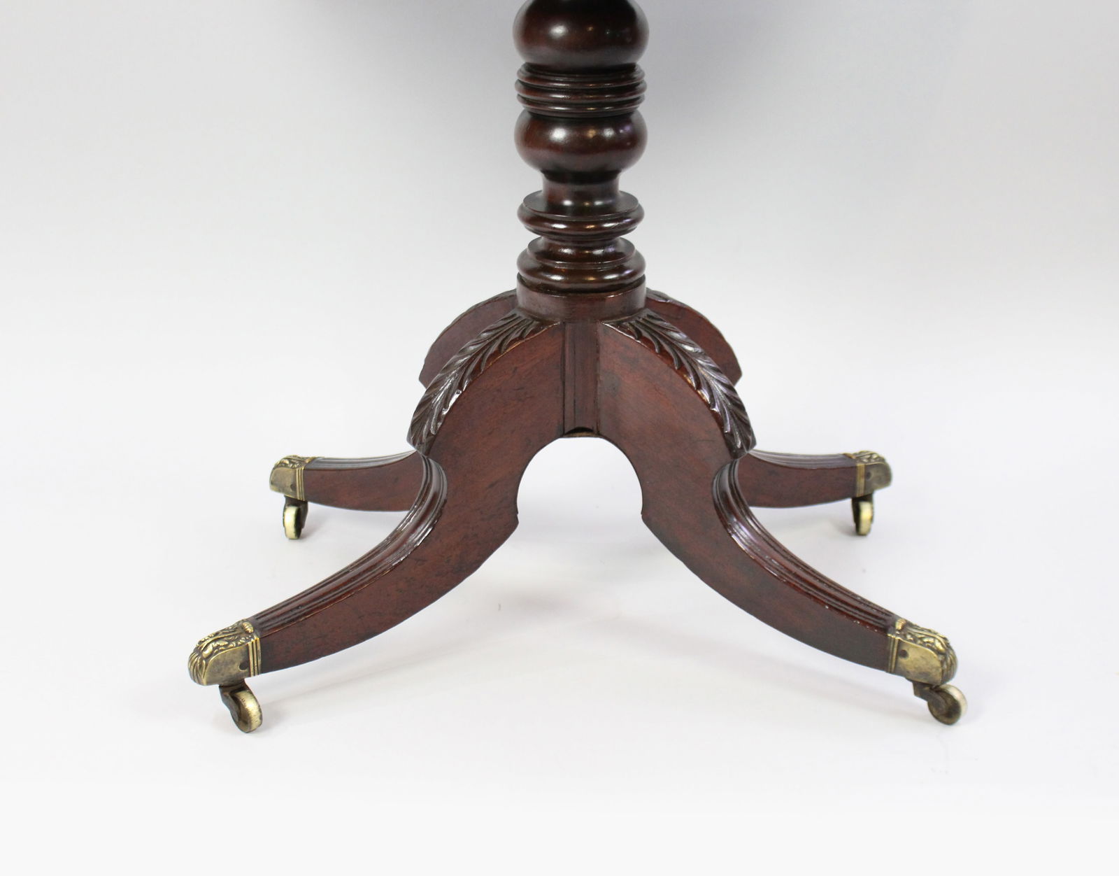 Early 19th Century English Flame Mahogany Fold-Over Tea Table - 10