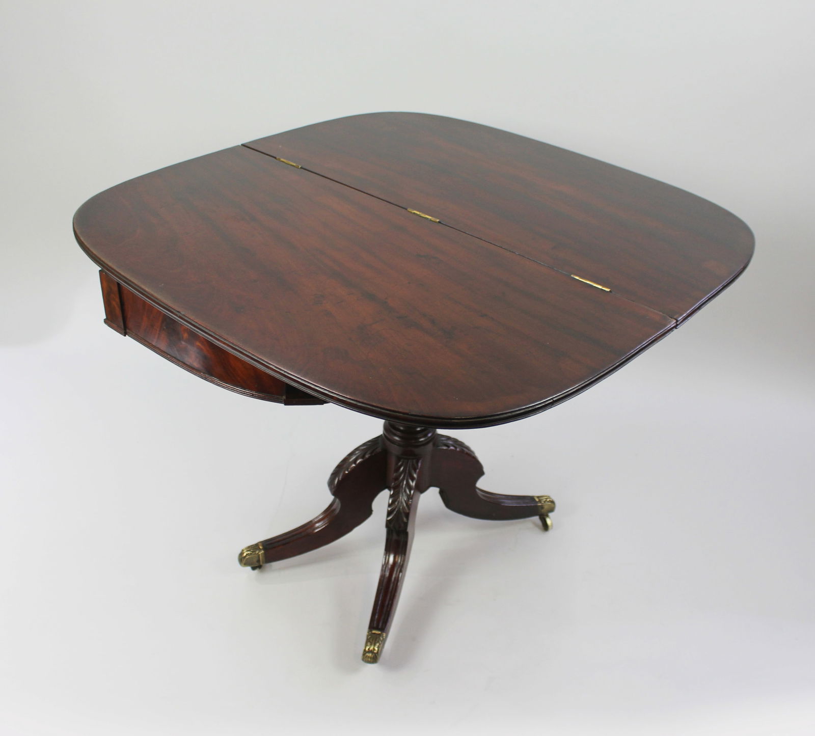 Early 19th Century English Flame Mahogany Fold-Over Tea Table - 6