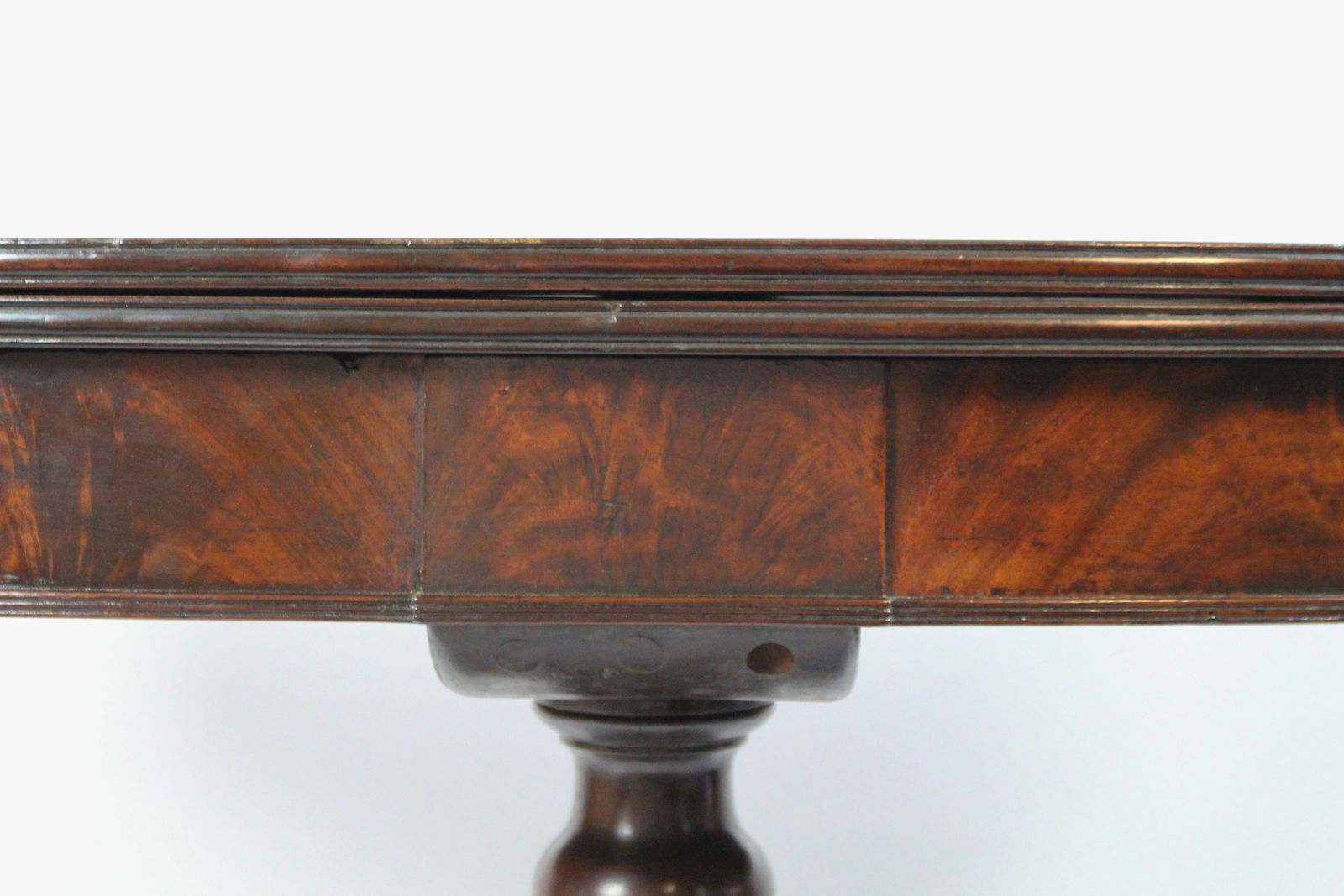 Early 19th Century English Flame Mahogany Fold-Over Tea Table - 8