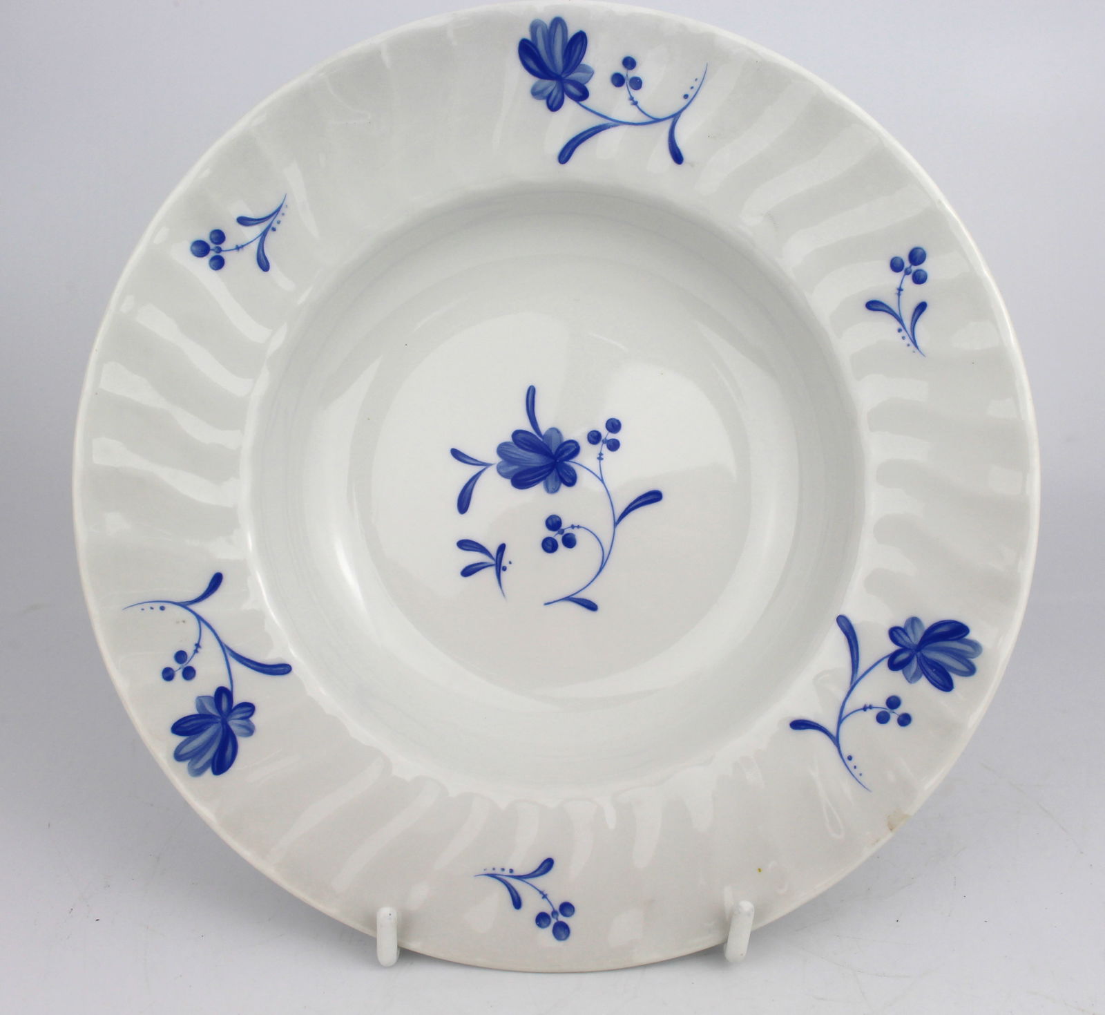 Royal Worcester “Blue Bow” Dinner Service – Plates & Tureen - 8