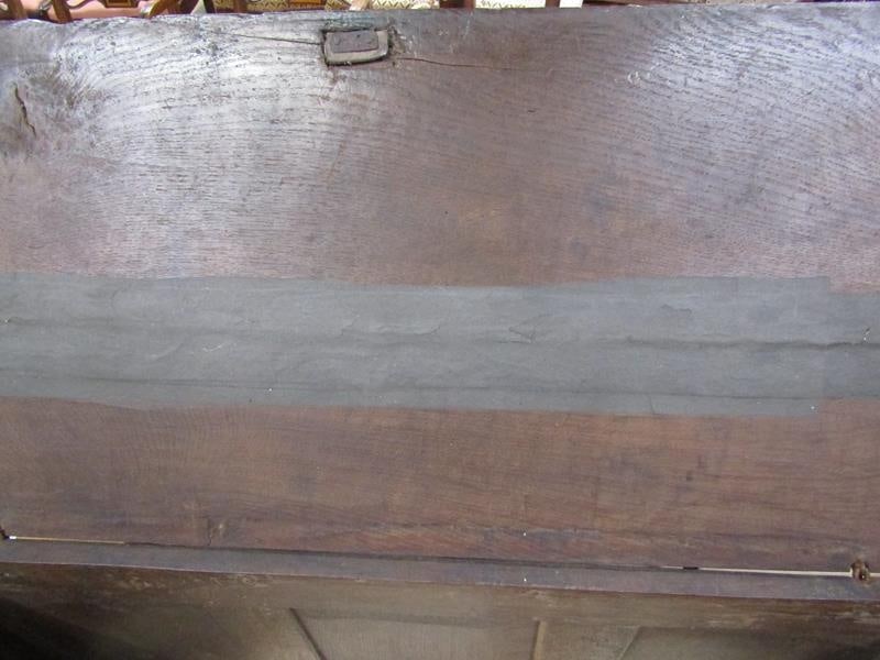 Late 17th c. Oak Three Panel Coffer - 4