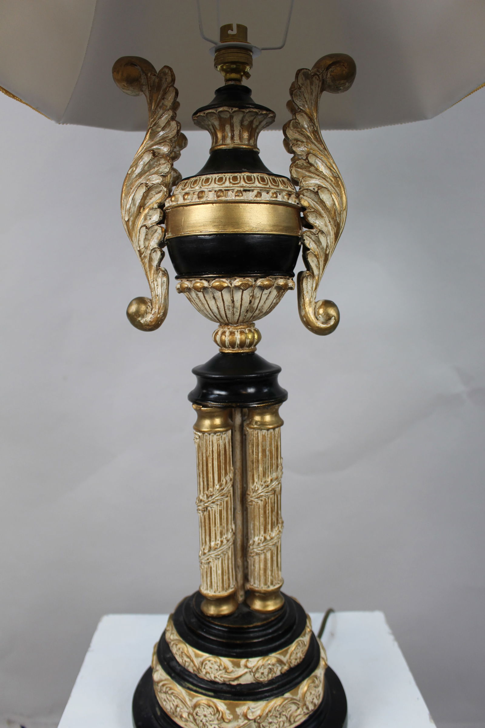 Neoclassical Style Giltwood and Ebonised Table Lamp - 6