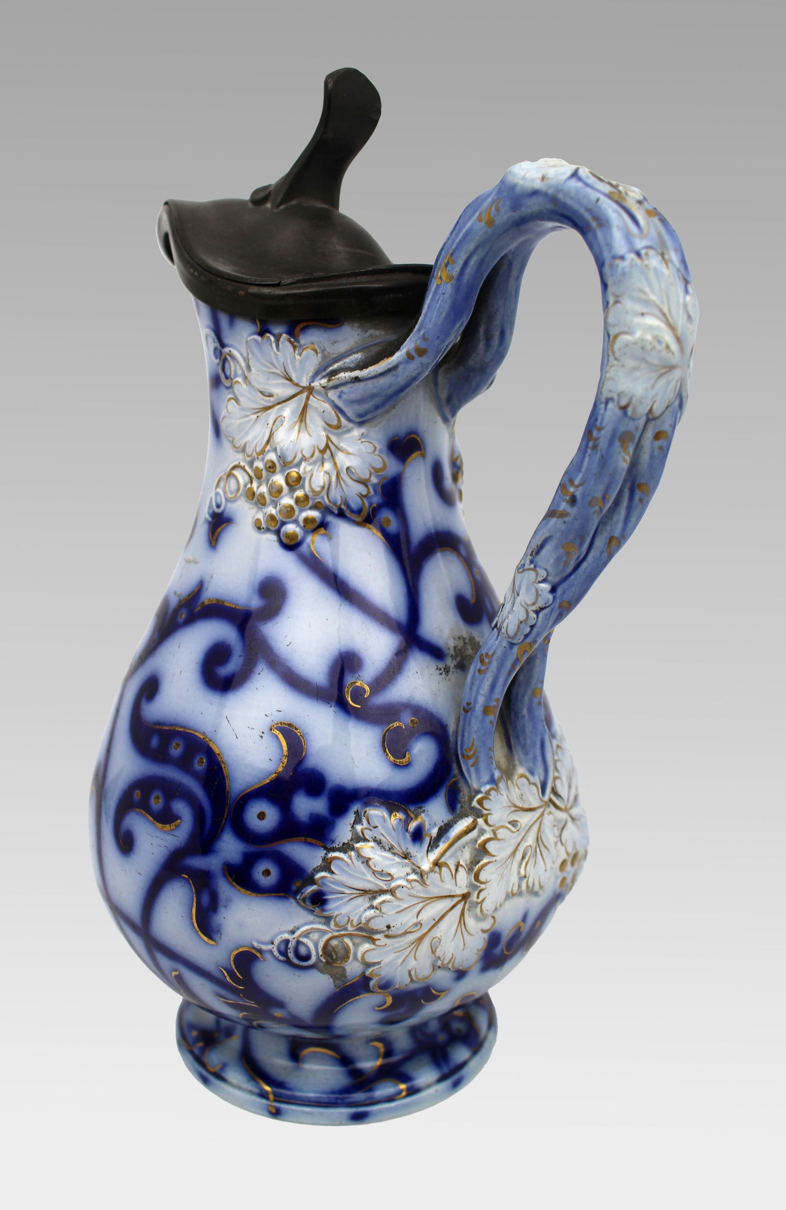 Victorian Flow Blue Relief-Moulded Jug with Pewter Lid, c.1850 - 11