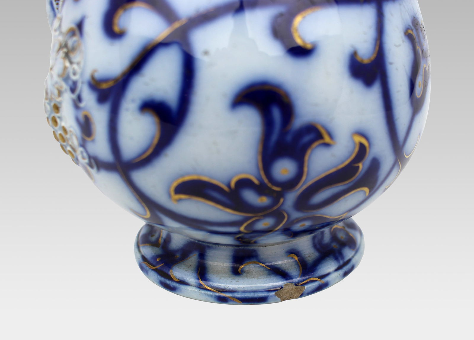 Victorian Flow Blue Relief-Moulded Jug with Pewter Lid, c.1850 - 15