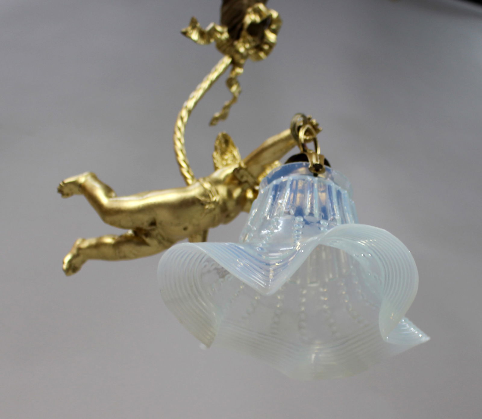 Early 20th Century French Cherub Light with Vaseline Glass Shade - 7