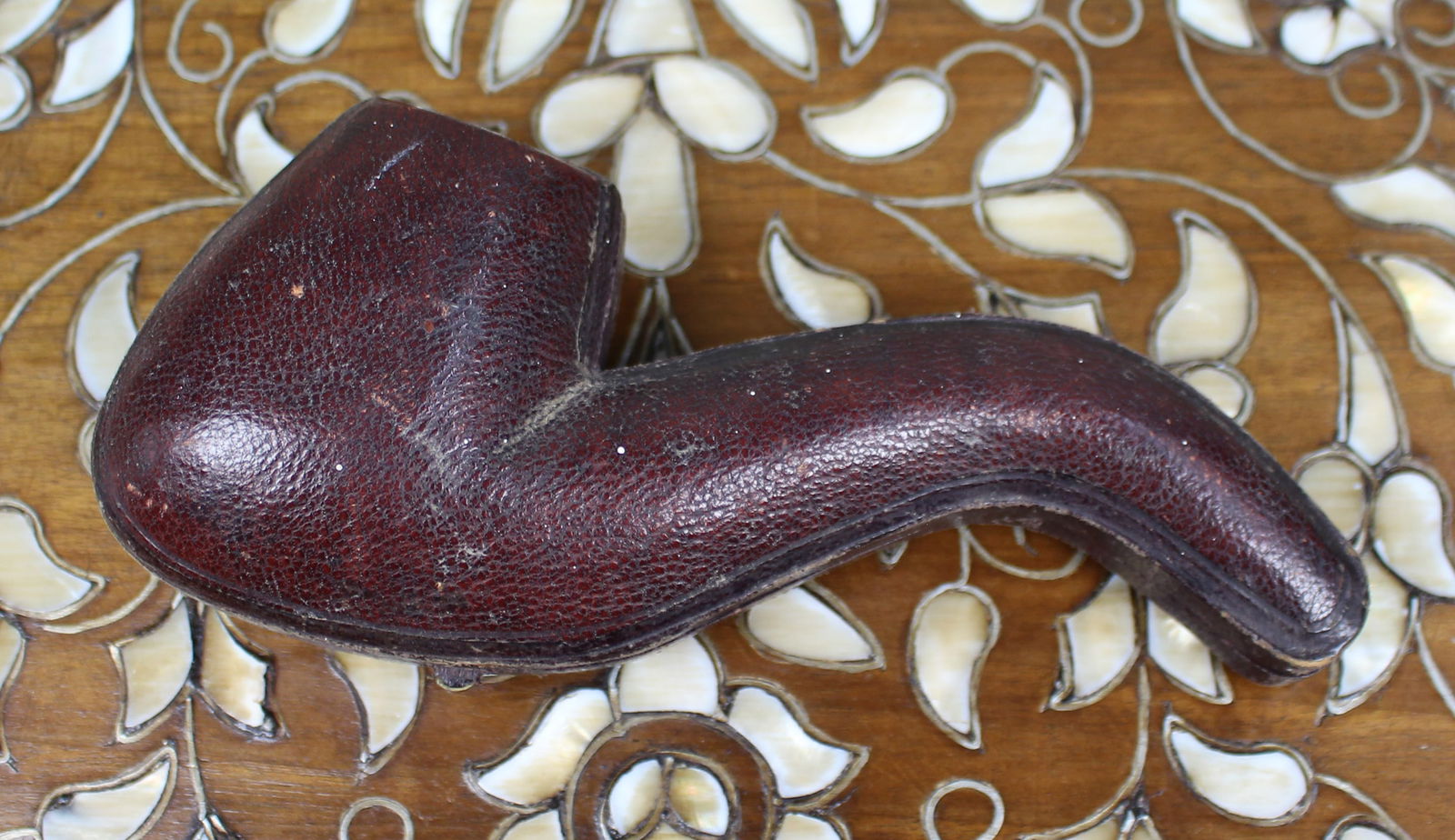 Antique Meerschaum Pipe in Fitted Case – Hand and Goblet Design - 6