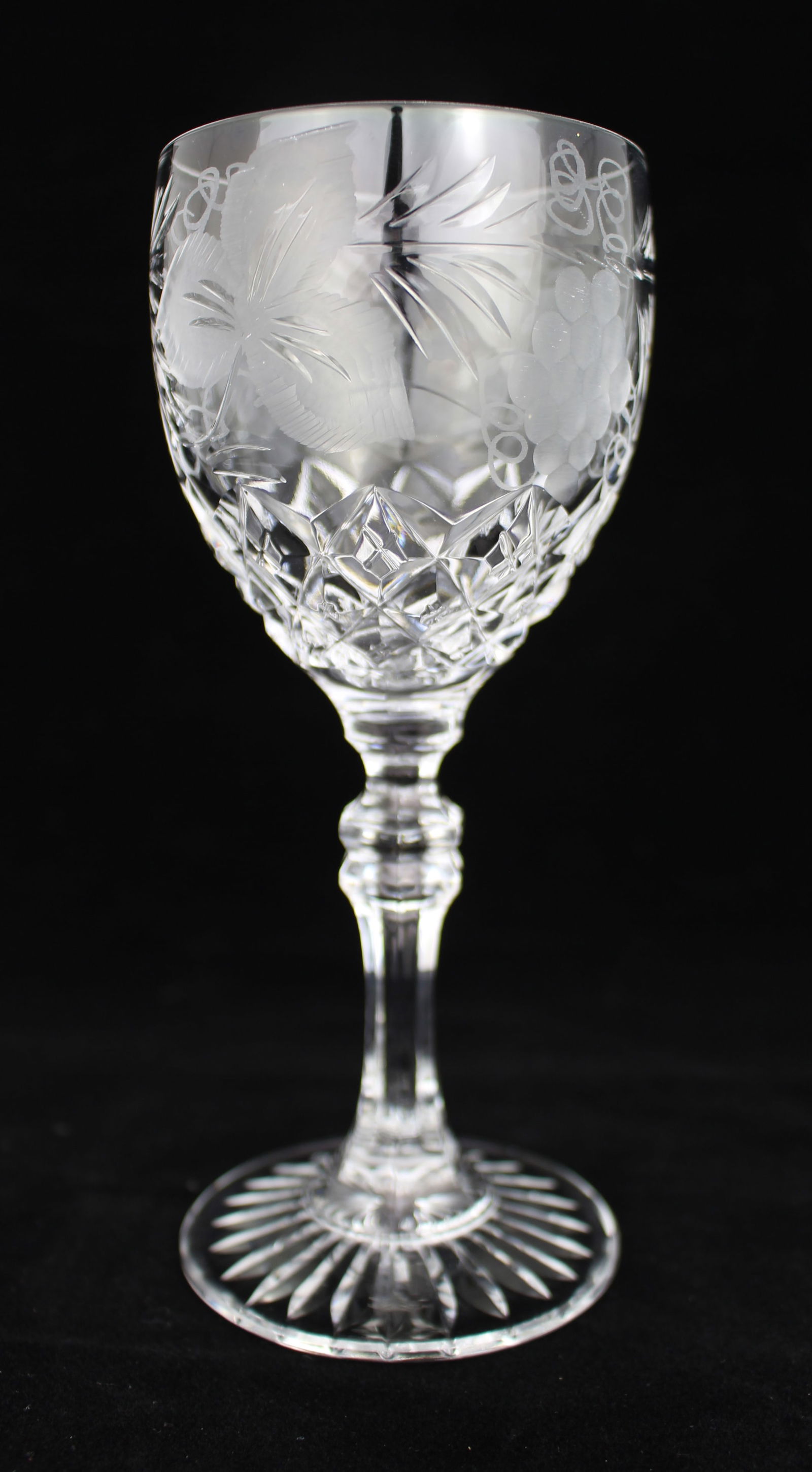 Set of 6 Brier Glass Vine Pattern Wine Glasses - 3