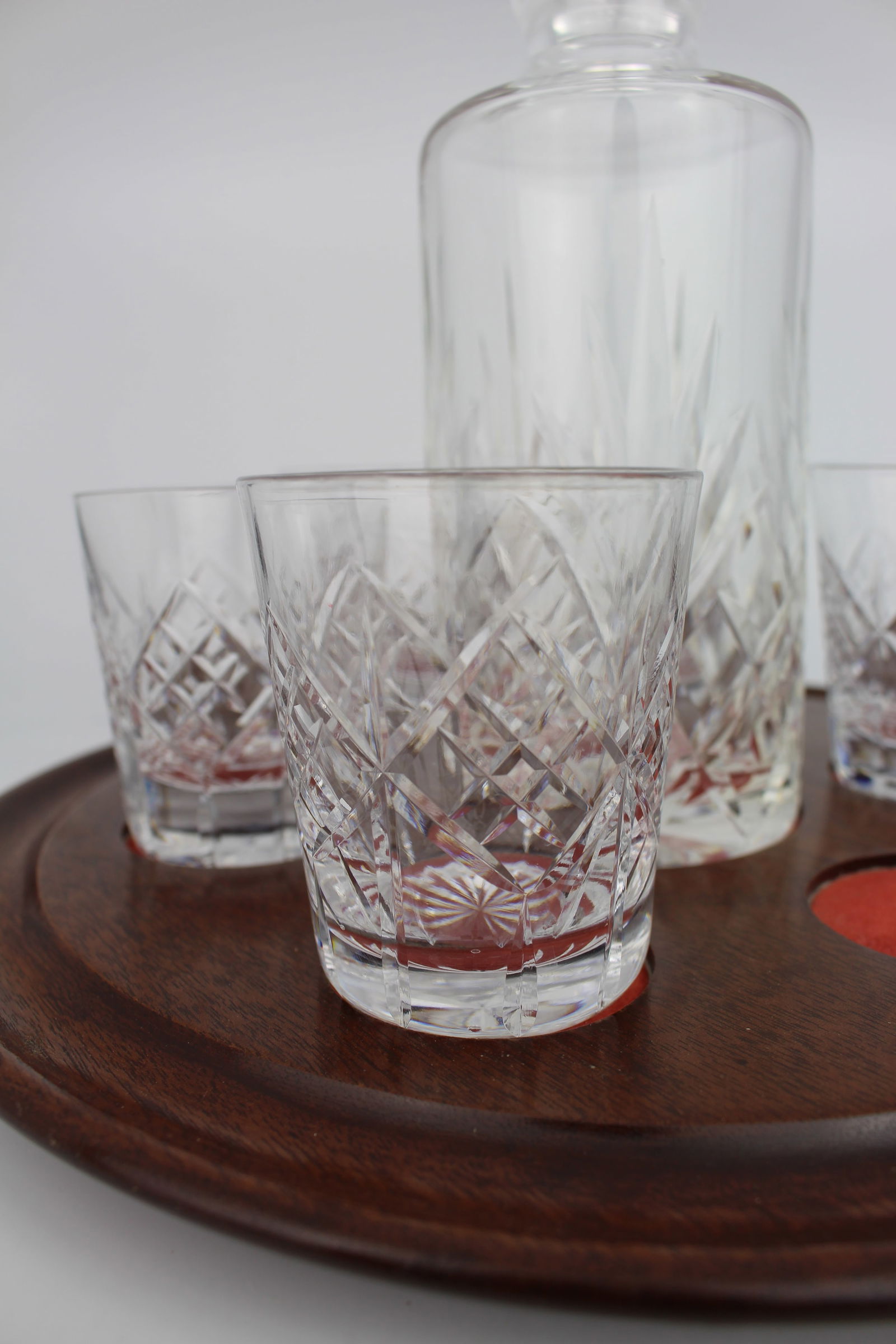 Cut Glass Crystal Decanter & 6 Glasses on Mahogany Stand - 4