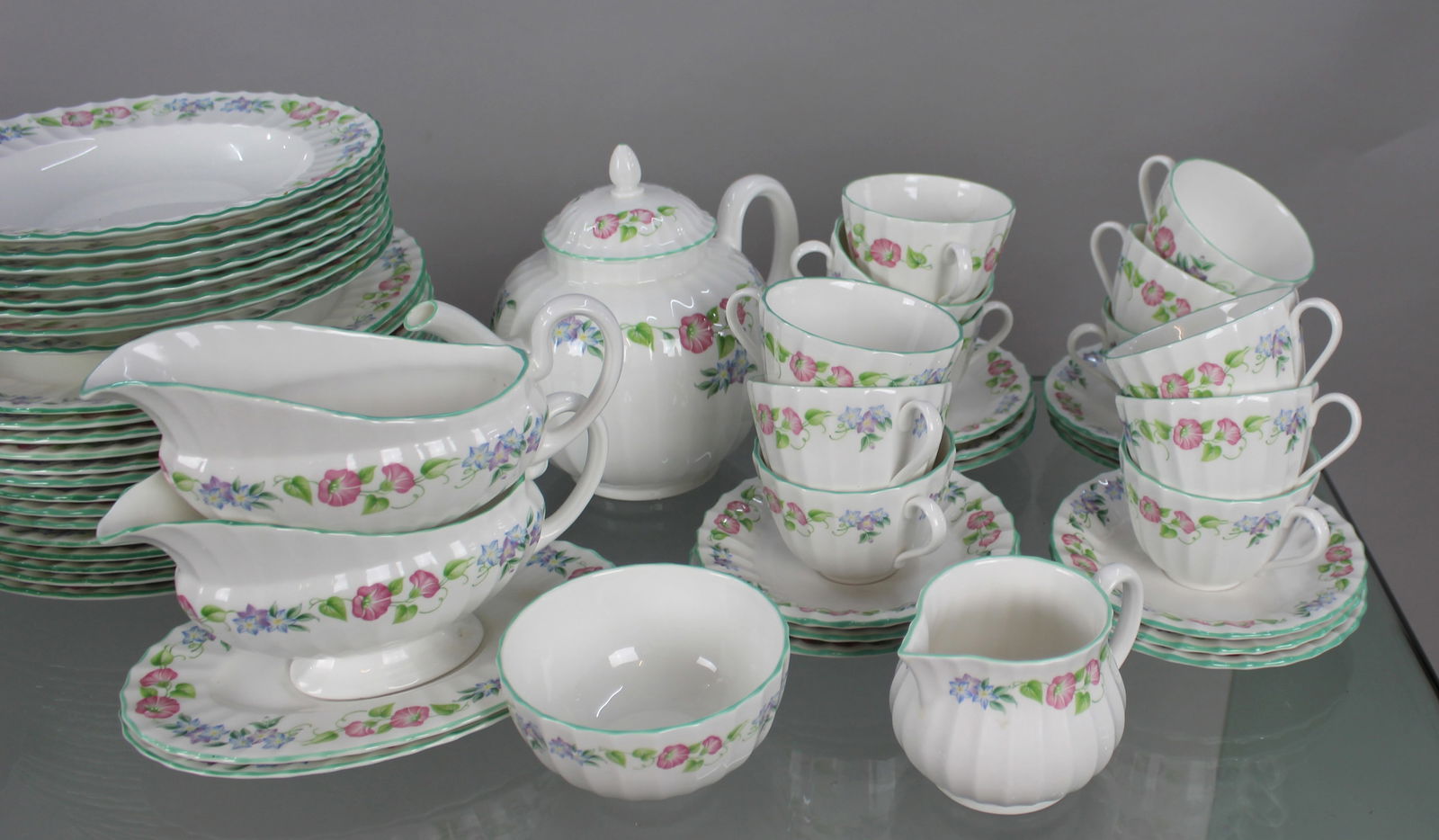 Royal Worcester English Garden 12 Place Dinner Service - 5