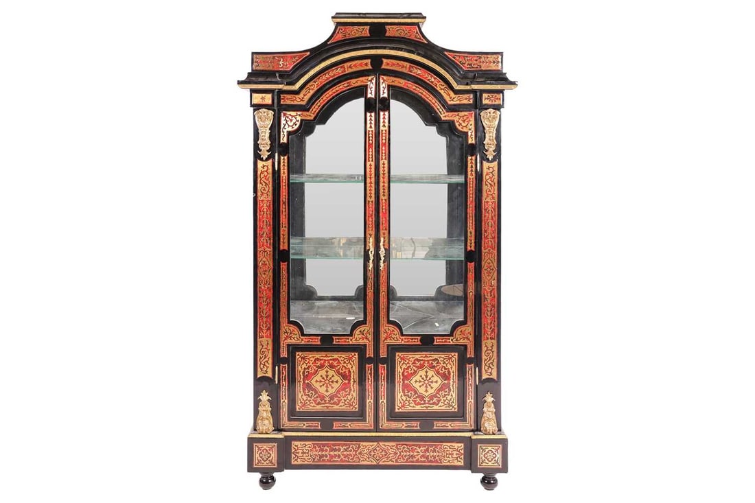 Impressive Boulle Style Glazed Display Cabinet Vitrine: Title: Impressive Boulle Style Glazed Display Cabinet Vitrine Description: Impressive Boulle Style Ebonised and Brass Inlaid Display Vitrine, 20th Century A striking vintage B