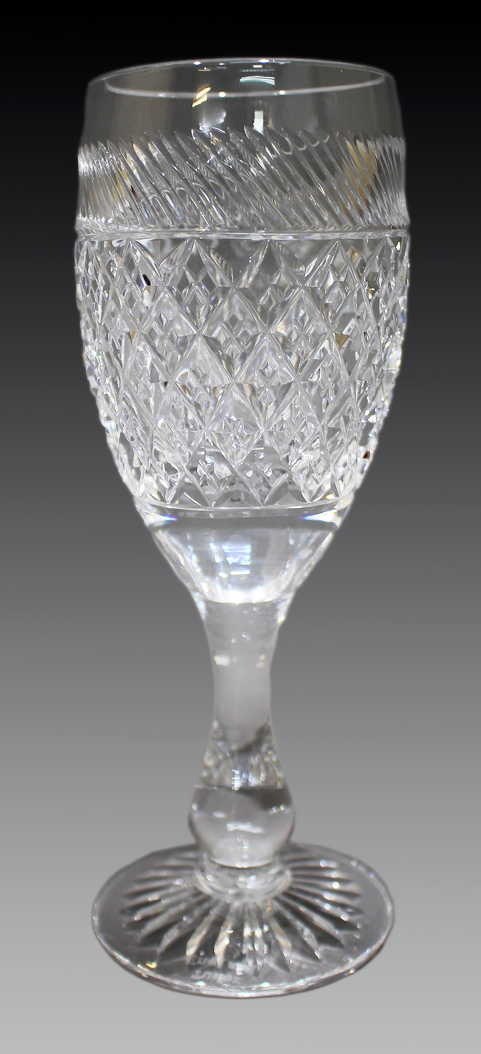 Set of 6 Fine Tudor Crystal Cut Glass Wine Glasses: Title: Set of 6 Fine Tudor Crystal Cut Glass Wine Glasses Description: Set of 6 Fine Tudor Crystal Cut Glass Wine Glasses Beautiful collection of 6 Tudor crystal wine glasses, represen