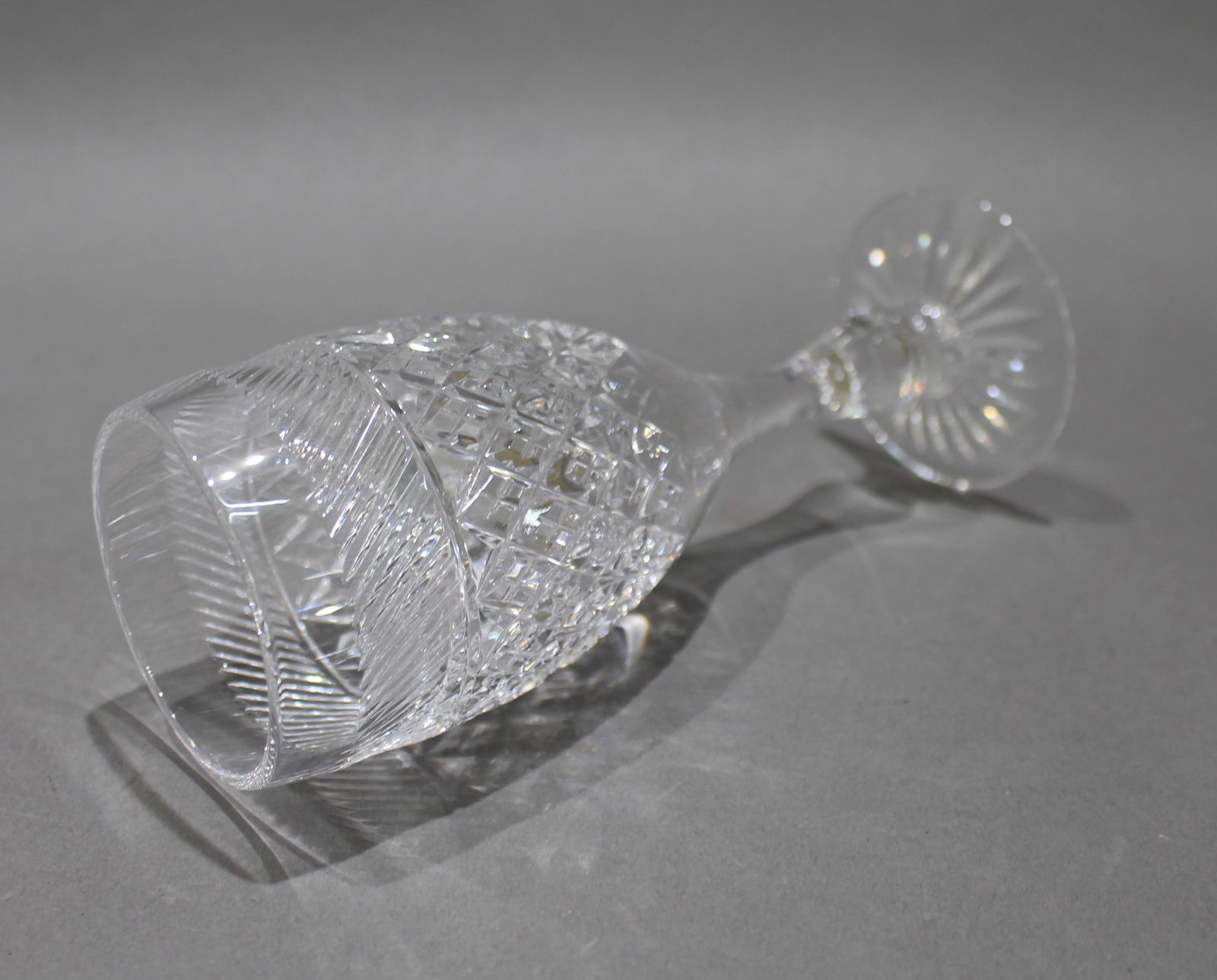 Set of 6 Fine Tudor Crystal Cut Glass Wine Glasses - 5