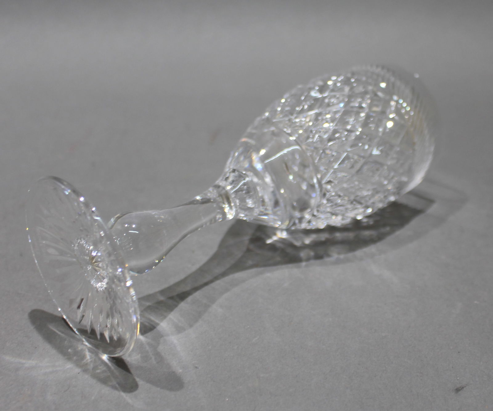 Set of 6 Fine Tudor Crystal Cut Glass Wine Glasses - 6