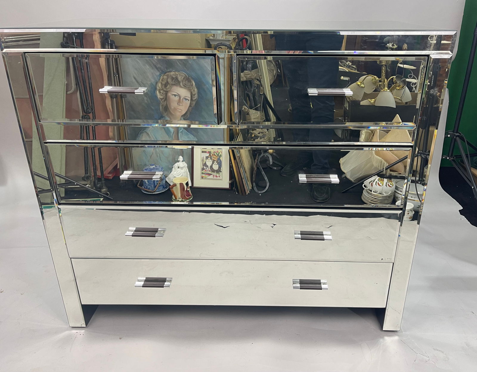 Mirrored Chest of Drawers - 4