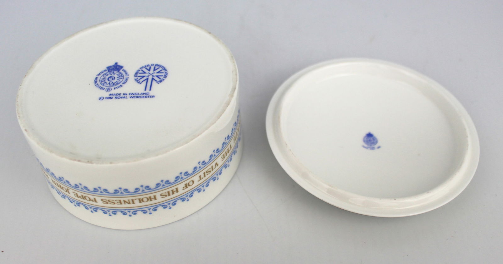 Royal Worcester St Peter's Rome Lidded Circular Box - 4