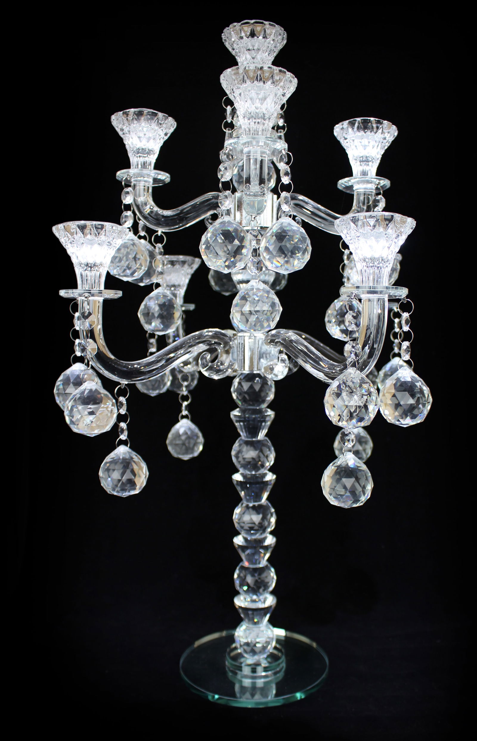 Stunning 9-Arm Crystal Candelabra: Title: Stunning 9-Arm Crystal Candelabra Description: Stunning 9-Arm Crystal Candelabra – Hollywood Regency Style – Elegant Table Centrepiece vThis exquisite 9-arm crystal cand